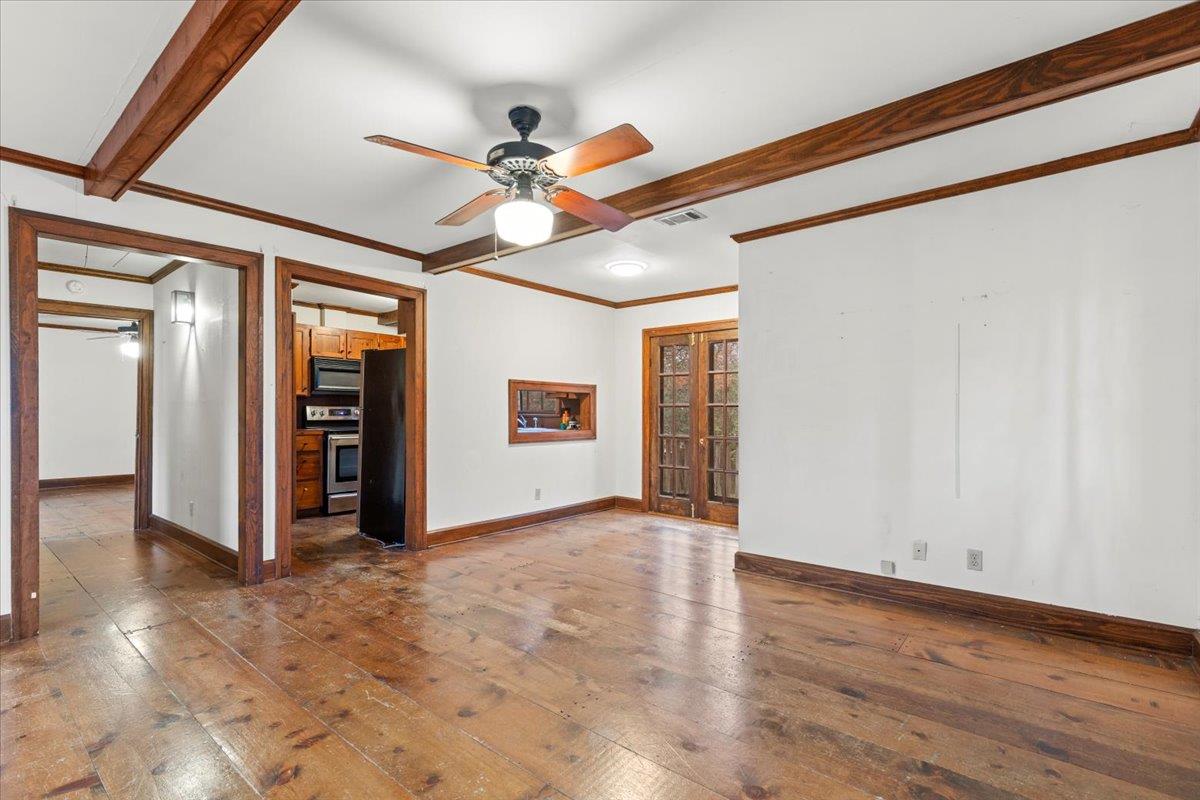 1607 Sharon Ln, Austin, TX 78703