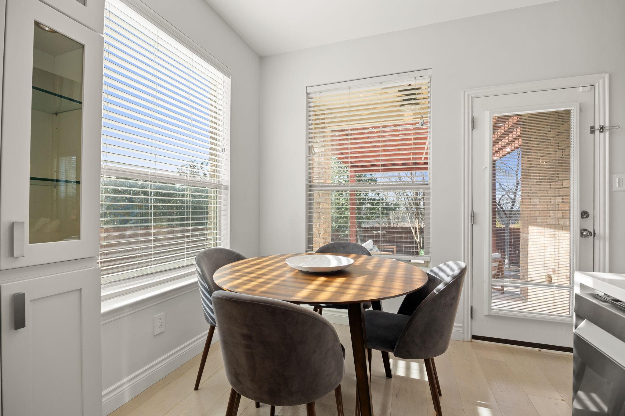 708 Rolling Brook Ln, Cedar Park, TX 78613