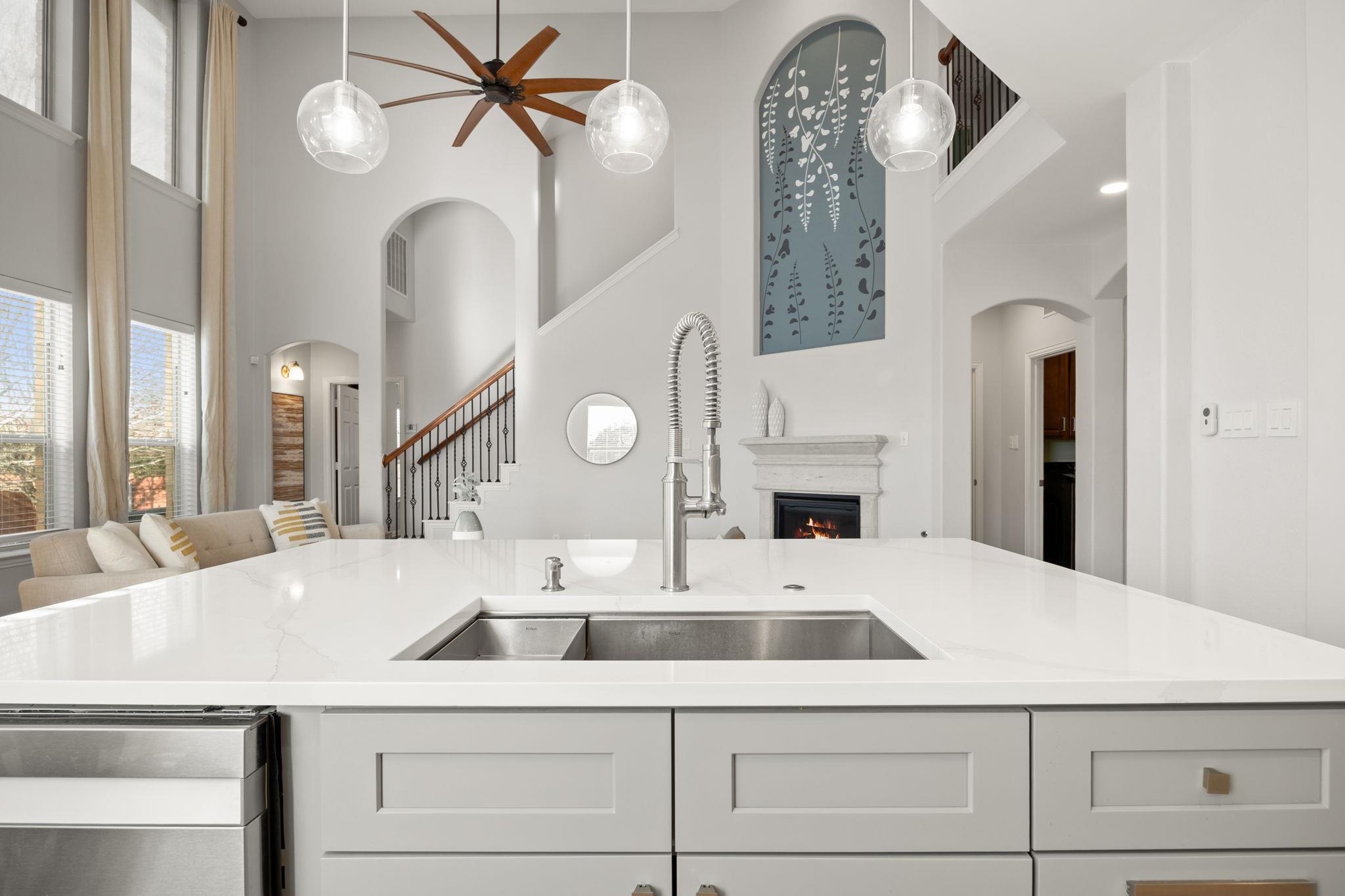 708 Rolling Brook Ln, Cedar Park, TX 78613