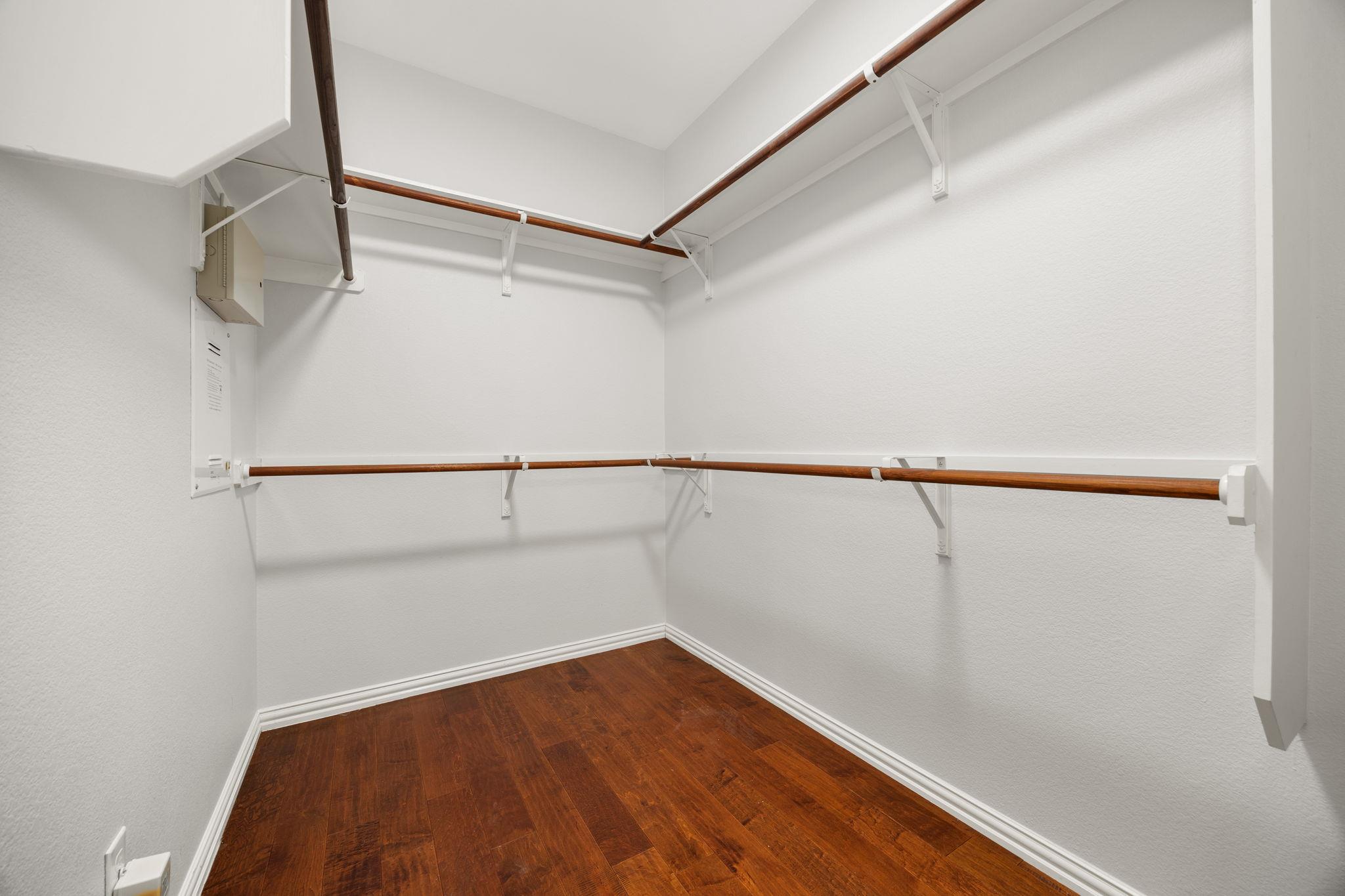 708 Rolling Brook Ln, Cedar Park, TX 78613