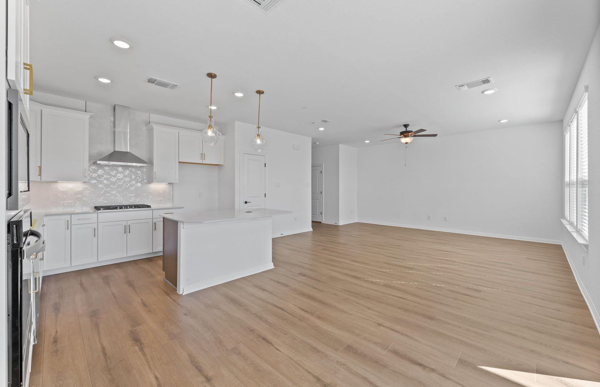 528 Knot Dr, Leander, TX 78641