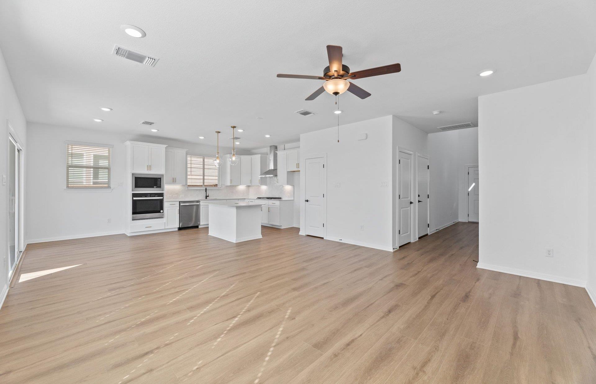 528 Knot Dr, Leander, TX 78641