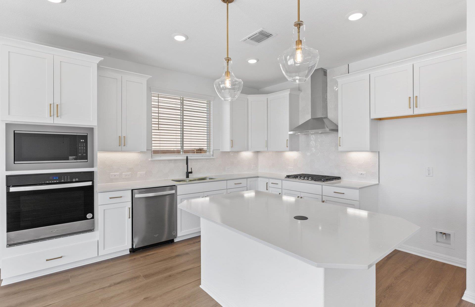 528 Knot Dr, Leander, TX 78641