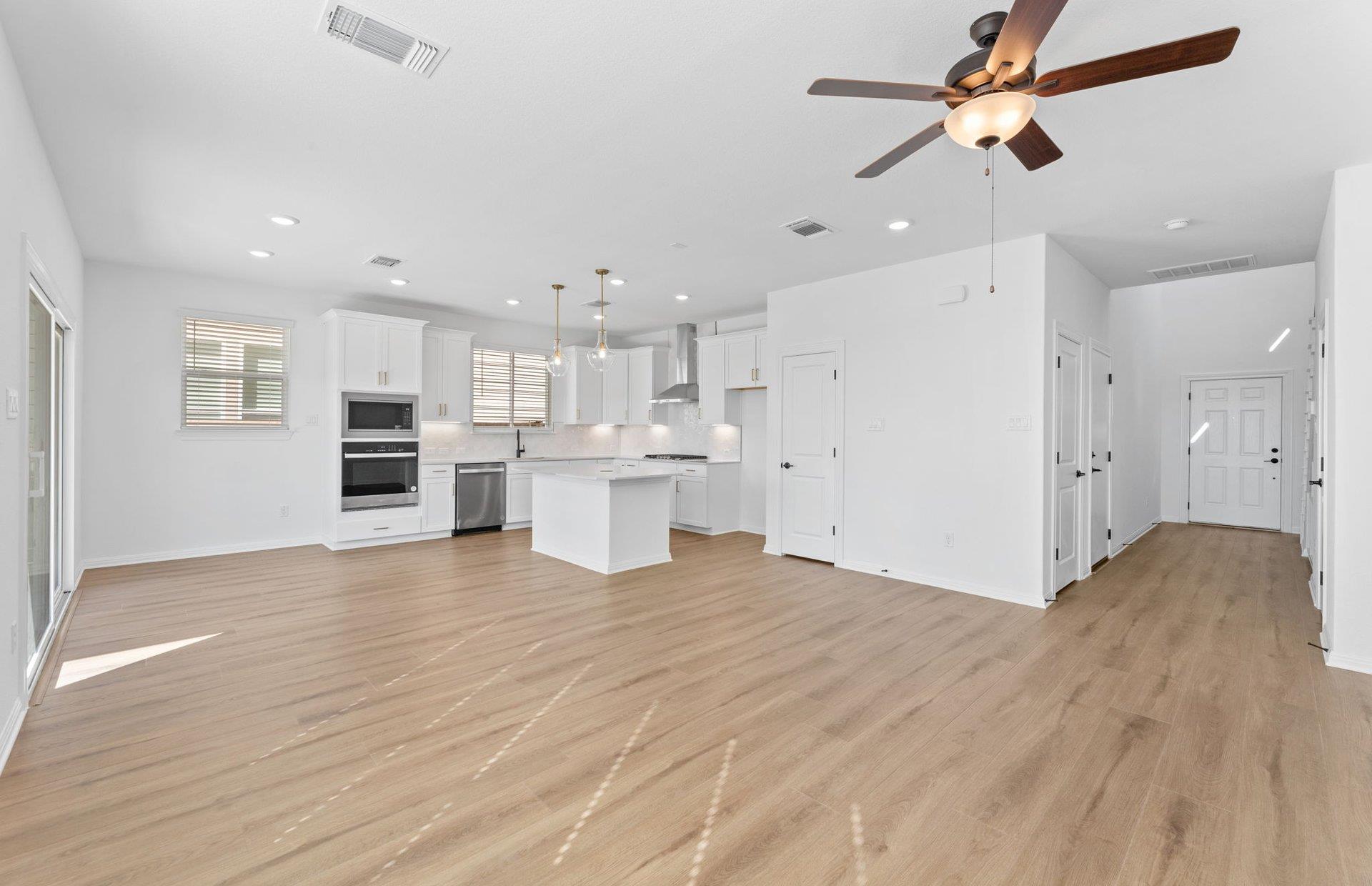 528 Knot Dr, Leander, TX 78641