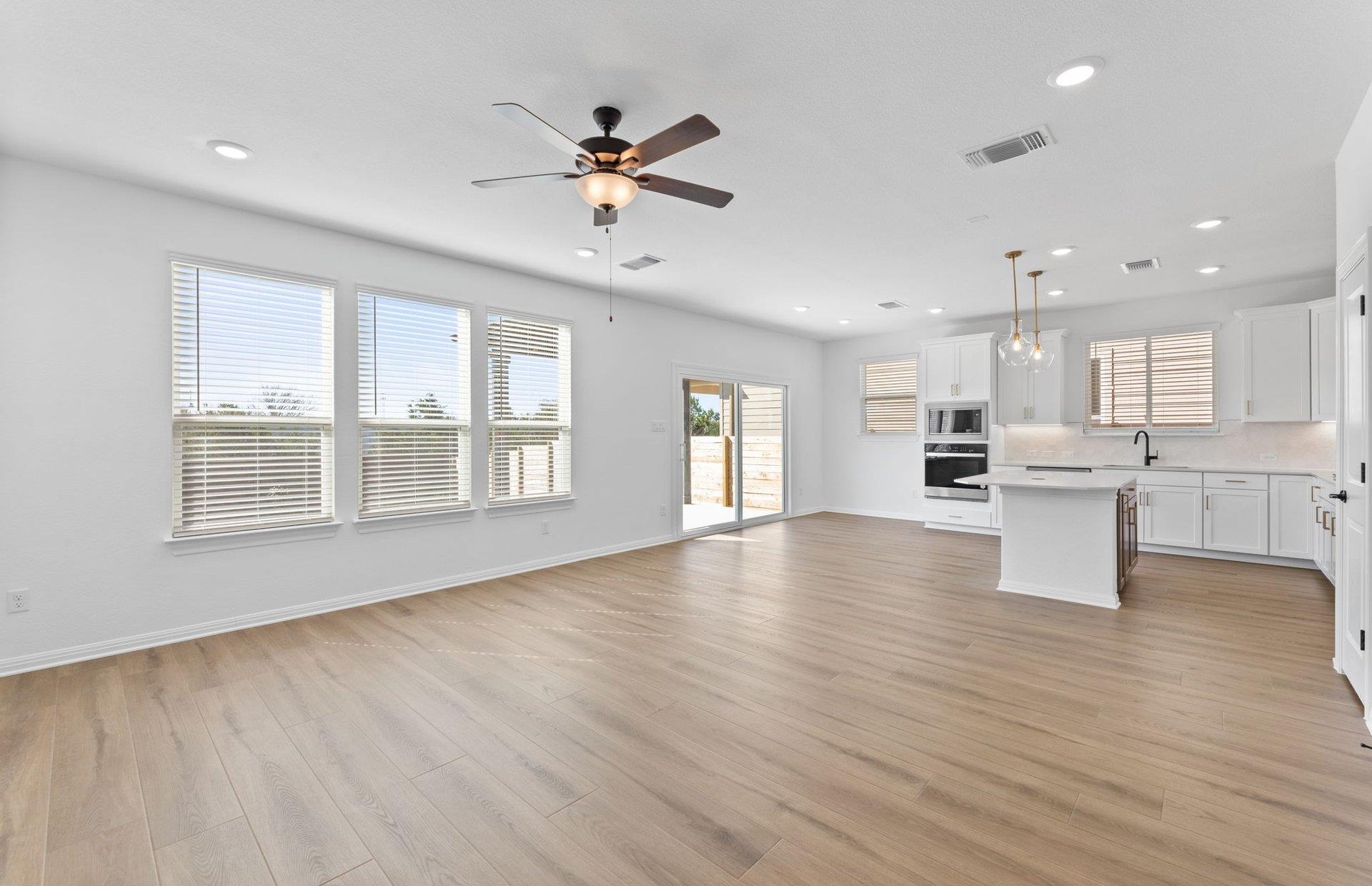 528 Knot Dr, Leander, TX 78641