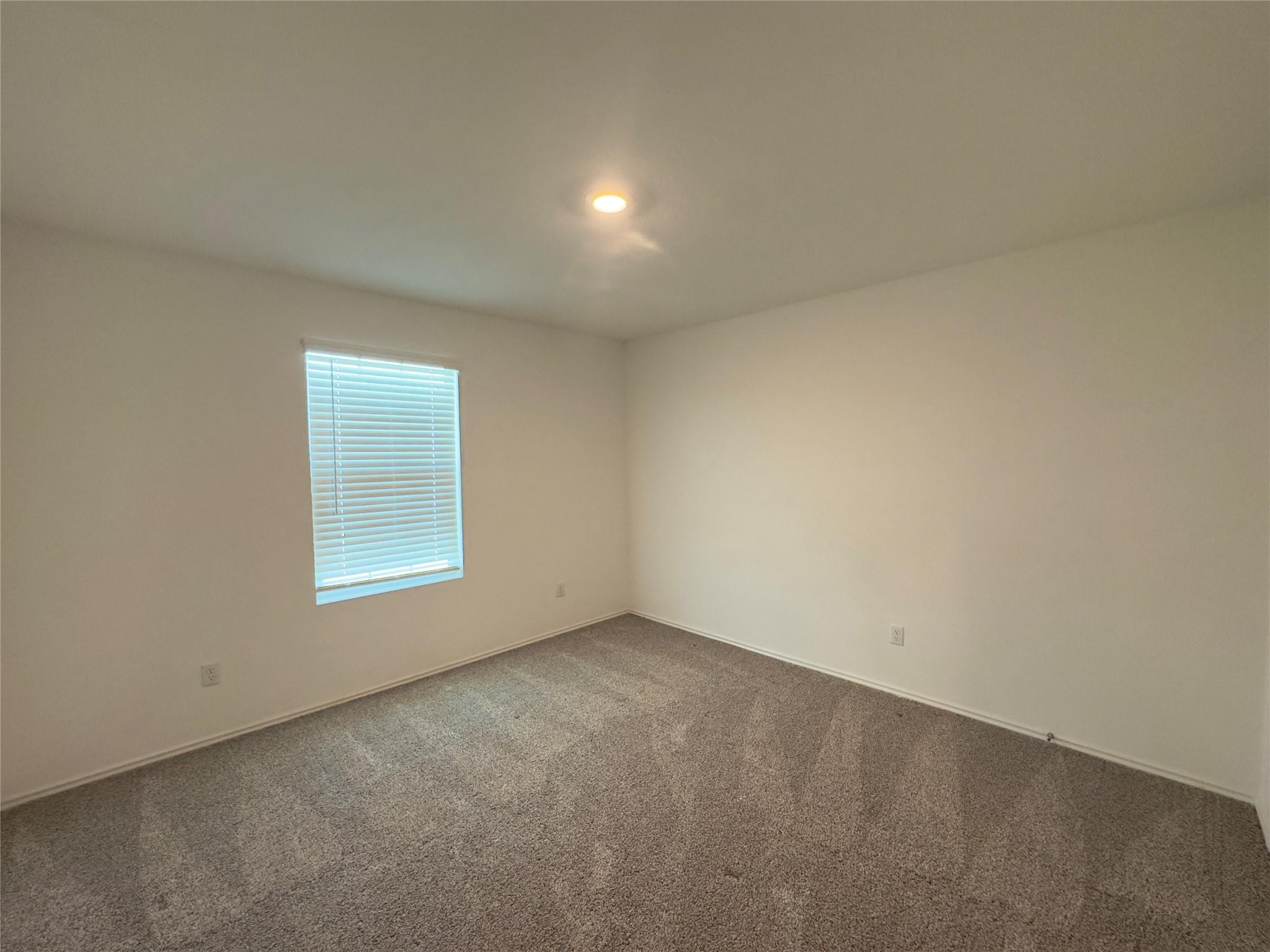 512 Gabbro Gdns, San Marcos, TX 78656