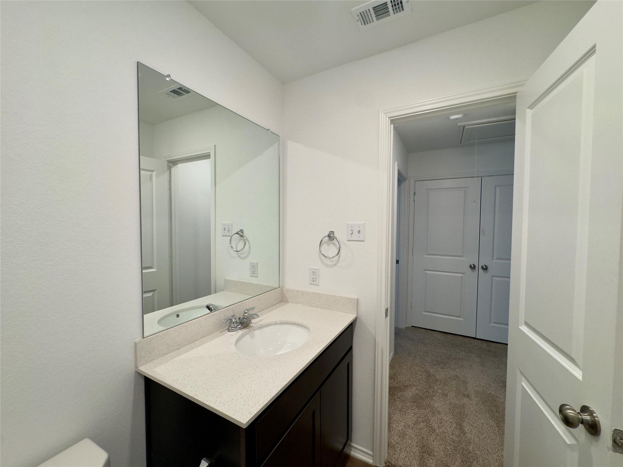 512 Gabbro Gdns, San Marcos, TX 78656