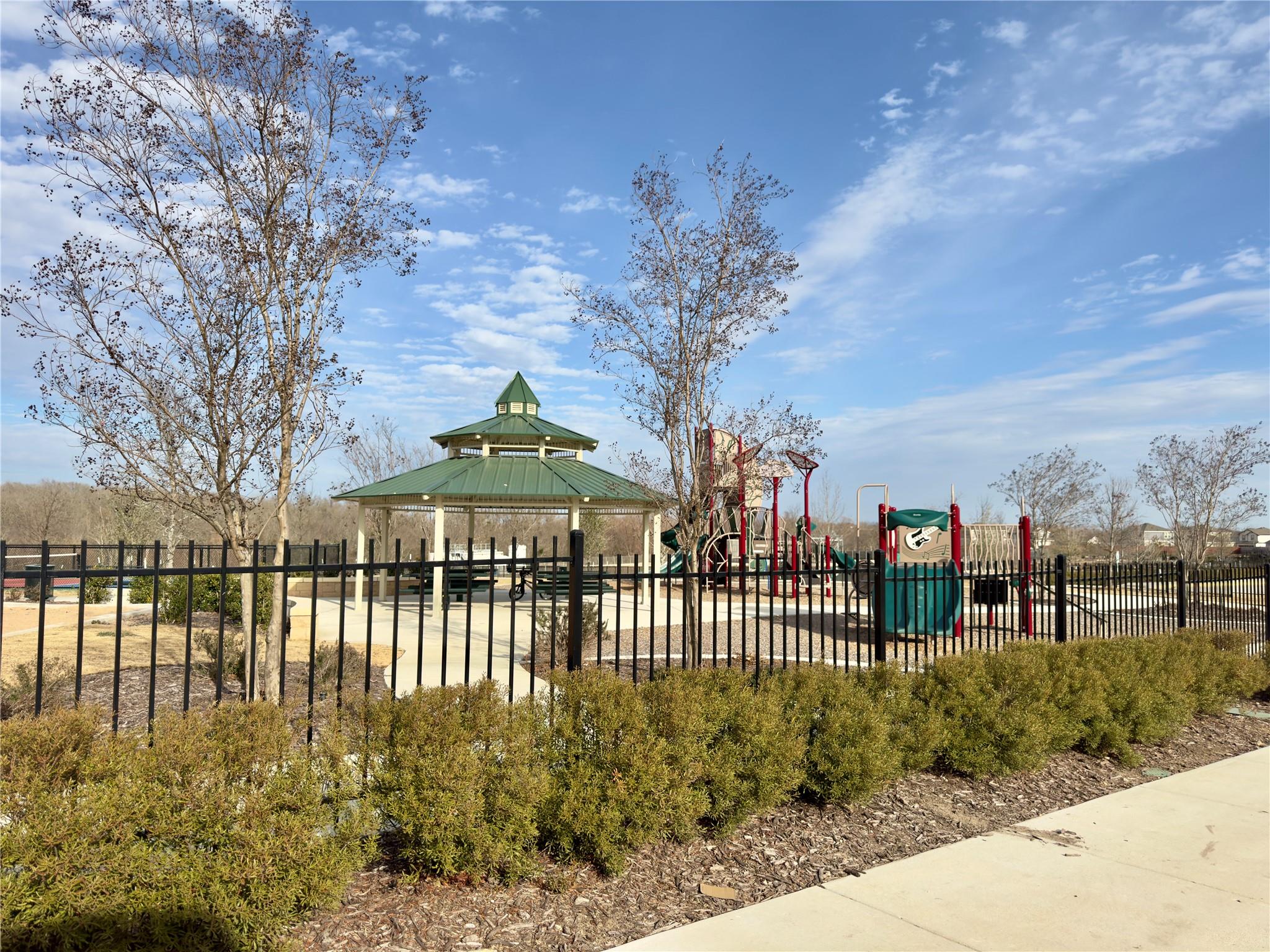 512 Gabbro Gdns, San Marcos, TX 78656