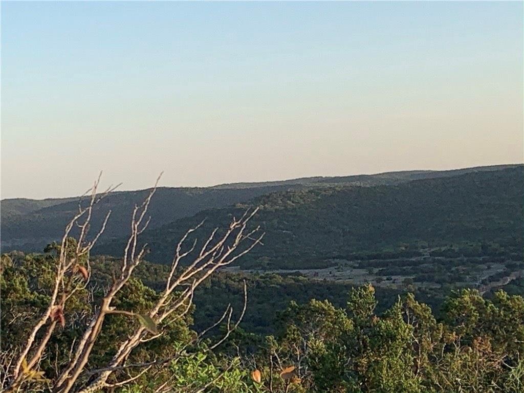 20 Winchester Rd, Leakey, TX 78873