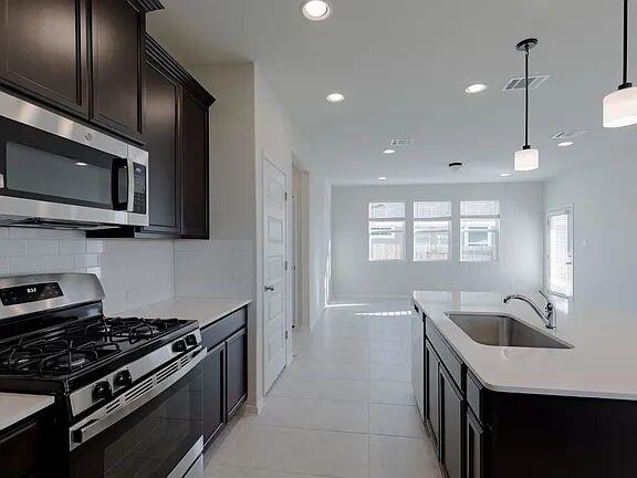 229 Gray Wolf Dr, San Marcos, TX 78666