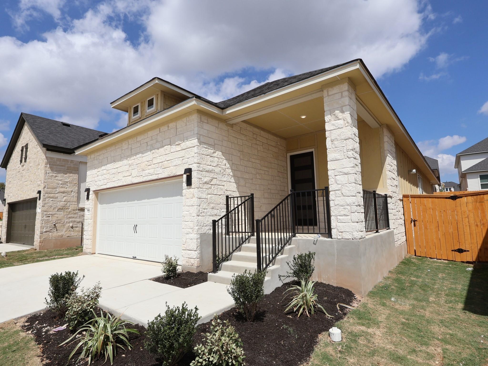 570 Darley Oak Dr, Dripping Springs, TX 78620