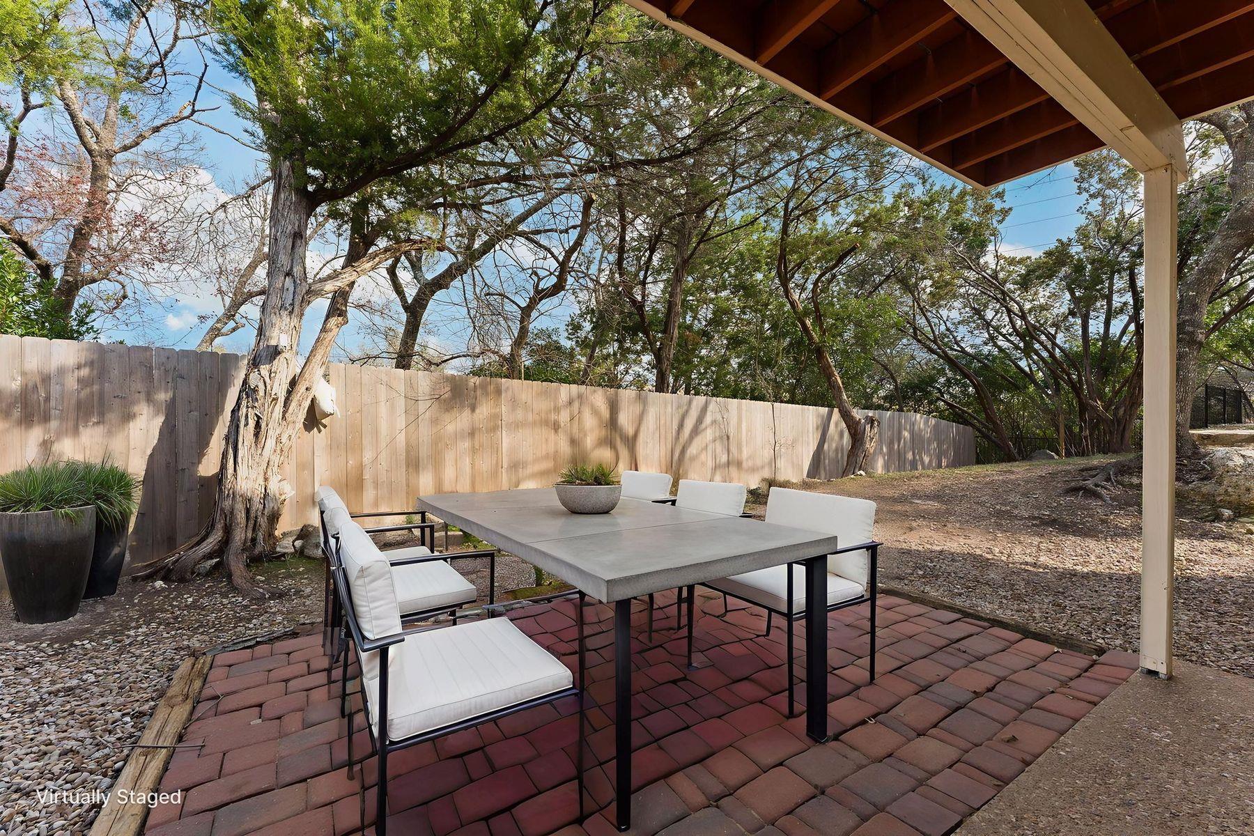 204 Los Altos Dr, Lakeway, TX 78734