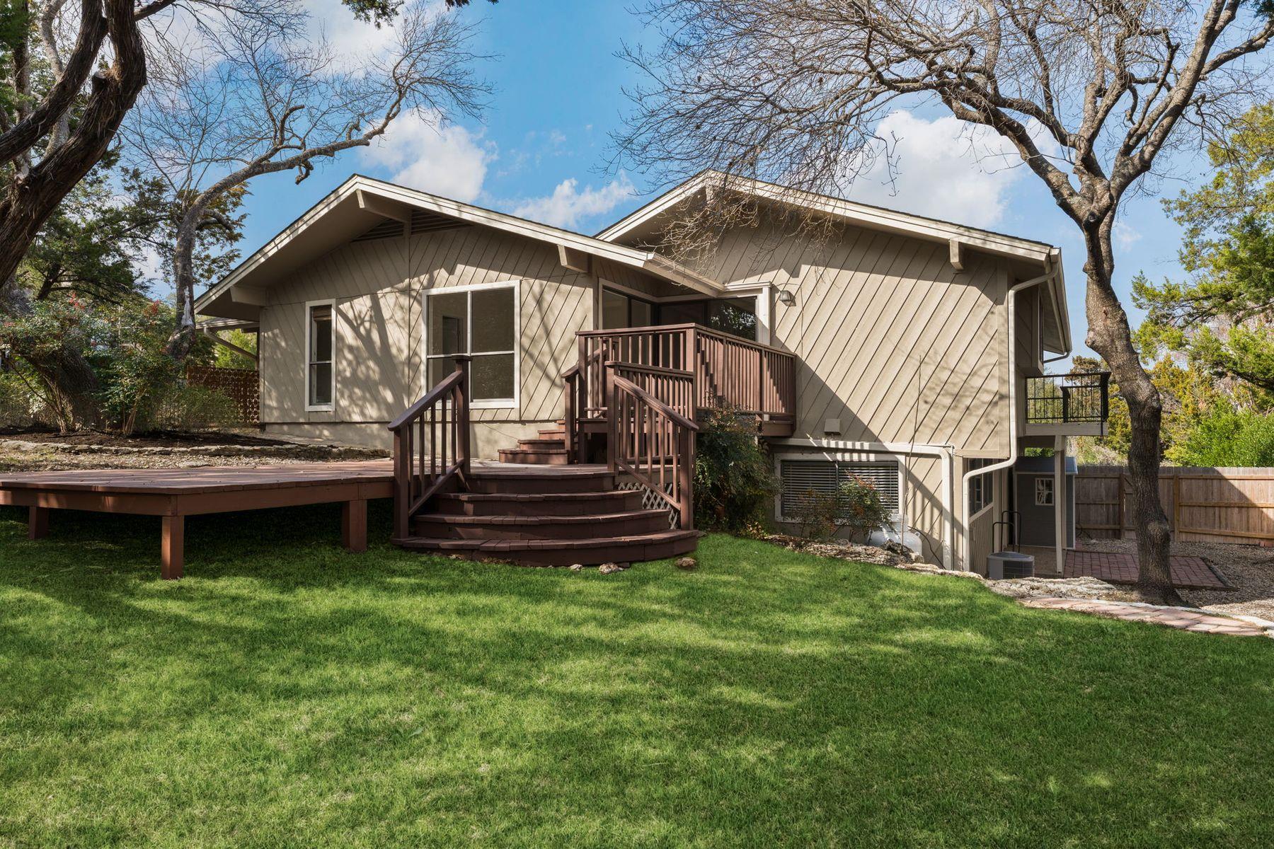 204 Los Altos Dr, Lakeway, TX 78734