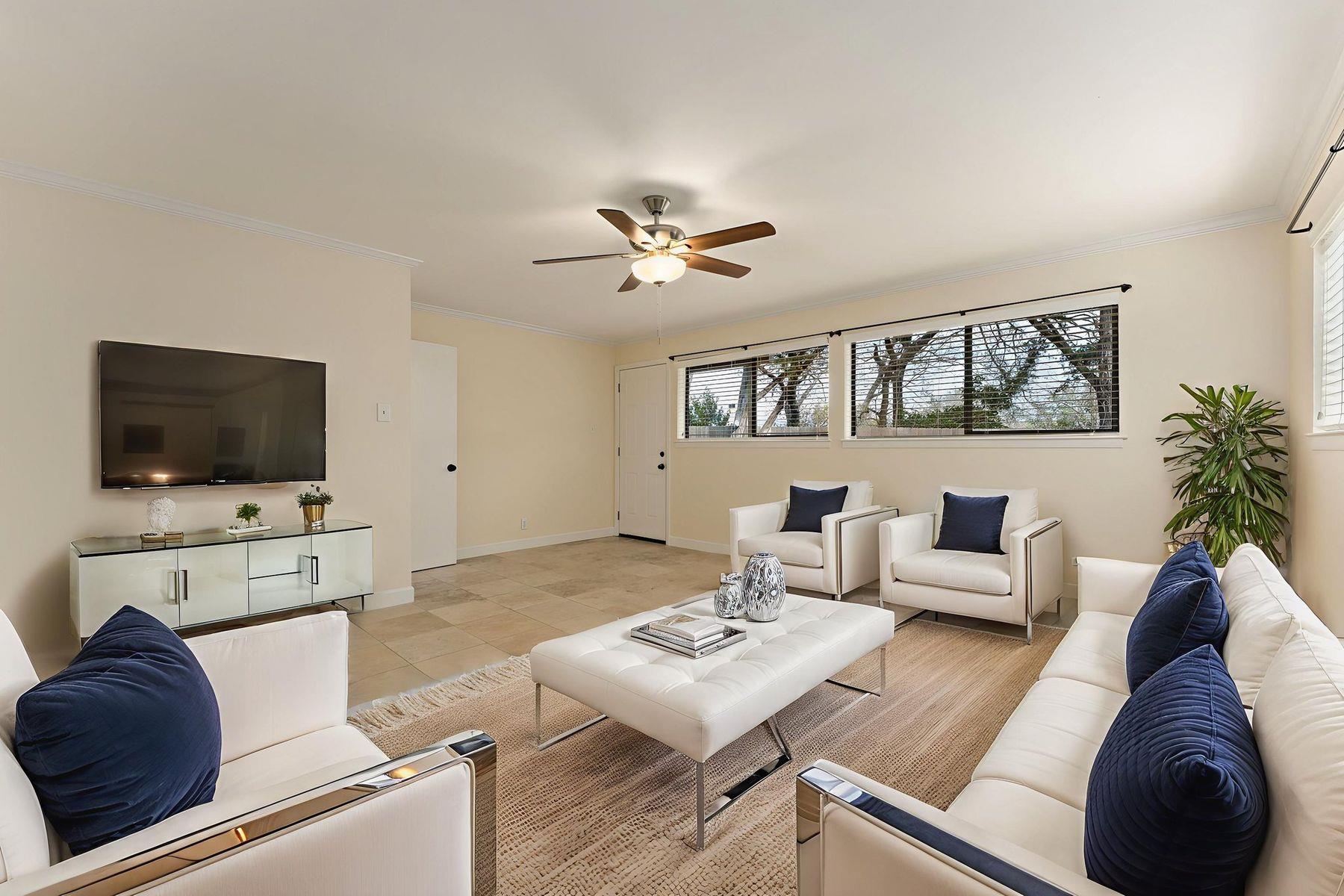 204 Los Altos Dr, Lakeway, TX 78734