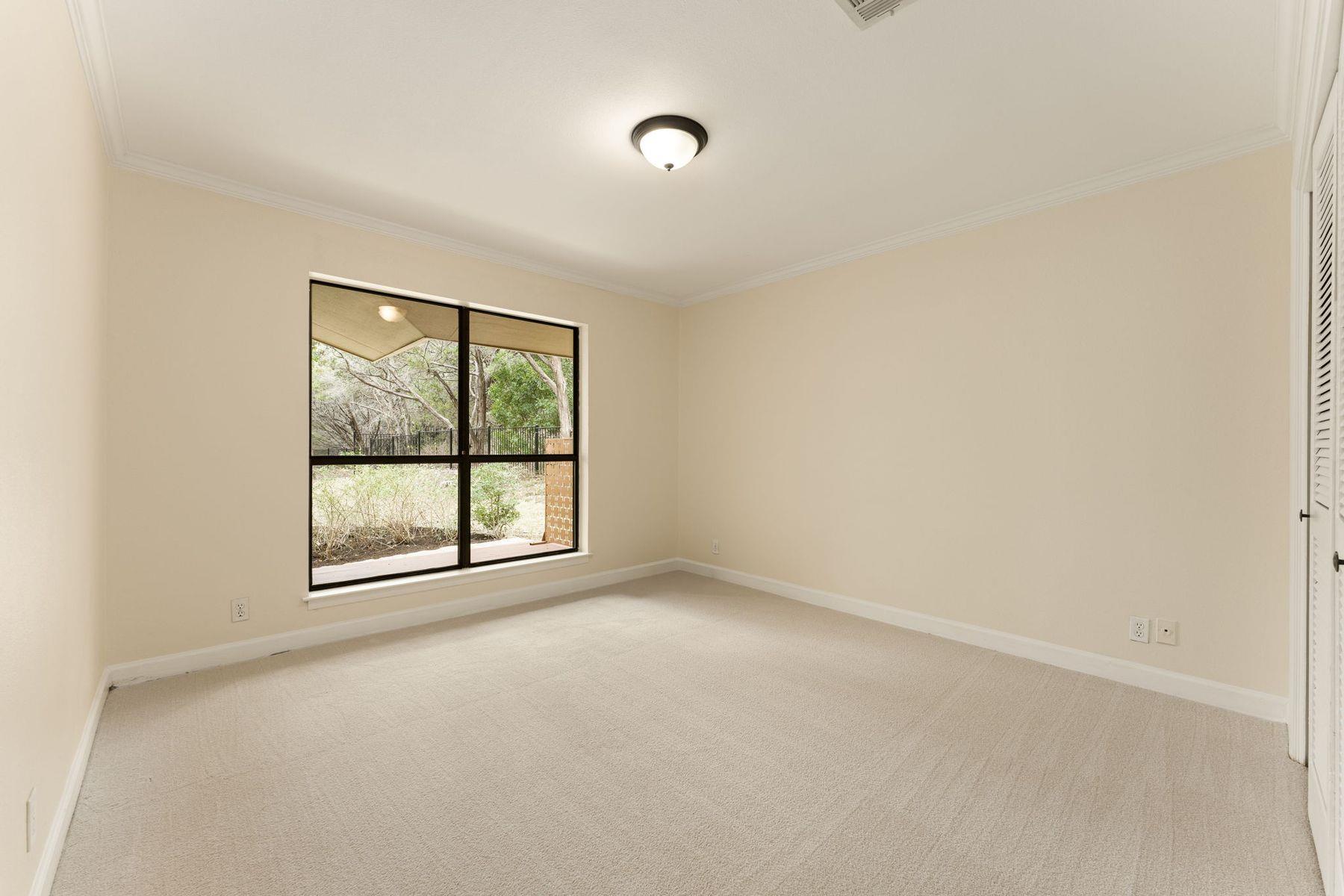 204 Los Altos Dr, Lakeway, TX 78734