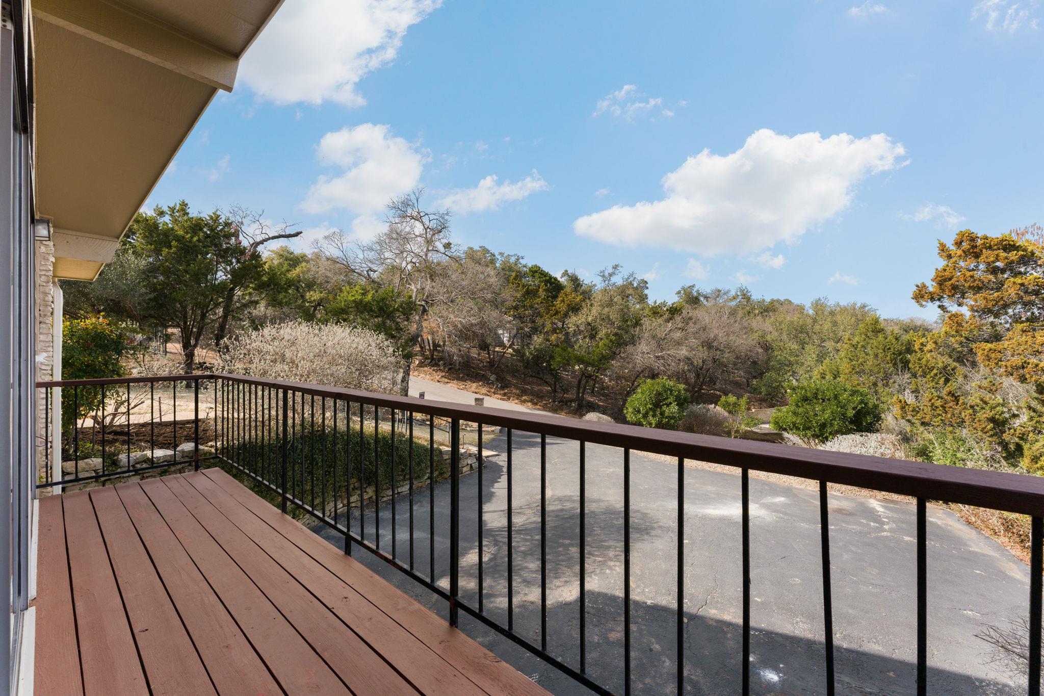 204 Los Altos Dr, Lakeway, TX 78734