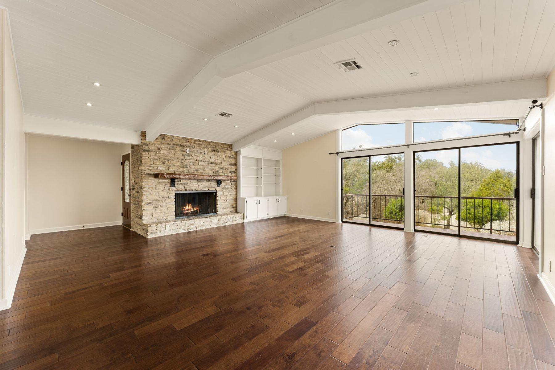 204 Los Altos Dr, Lakeway, TX 78734