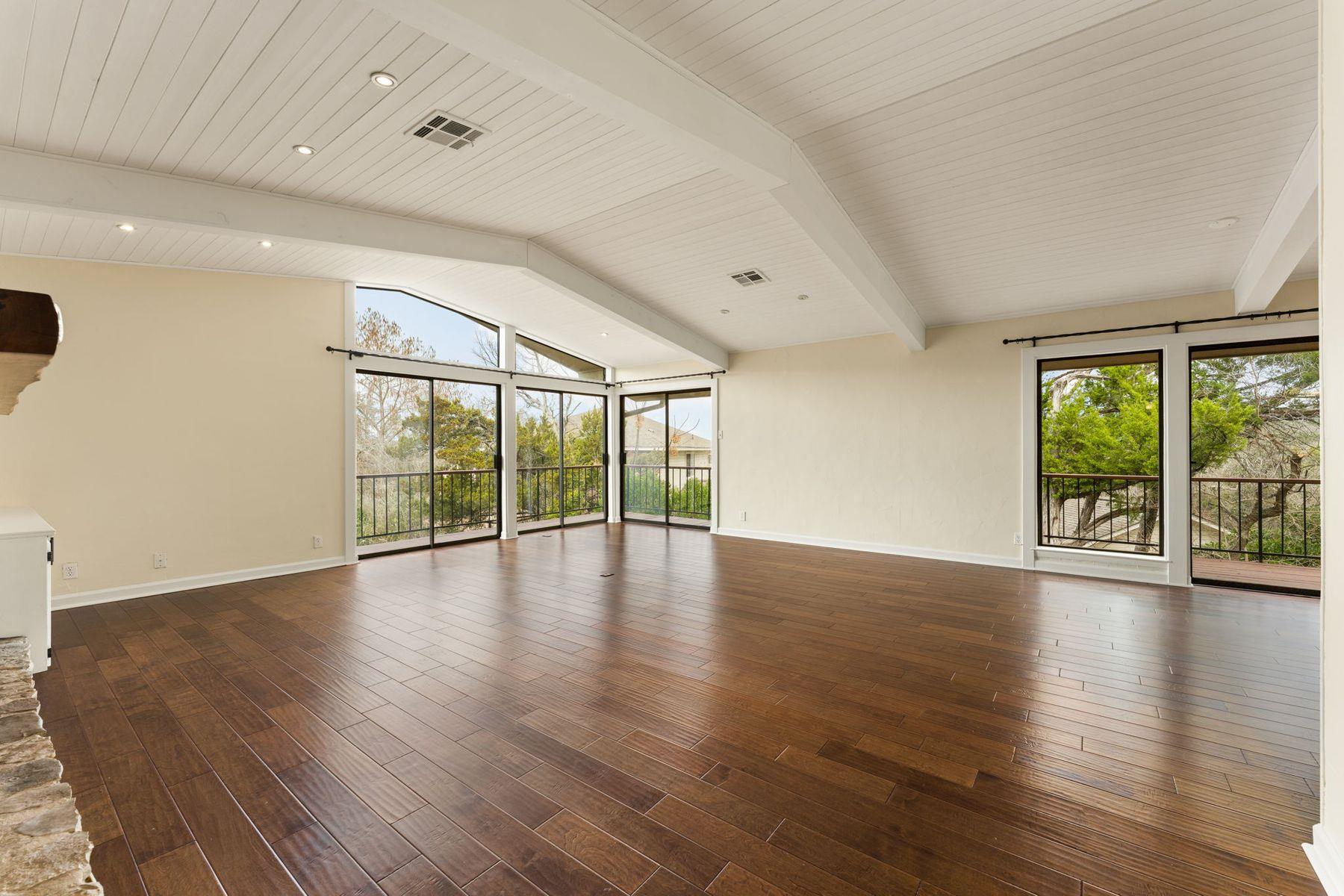 204 Los Altos Dr, Lakeway, TX 78734