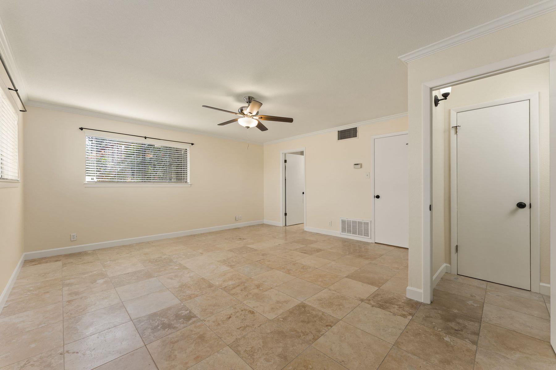 204 Los Altos Dr, Lakeway, TX 78734