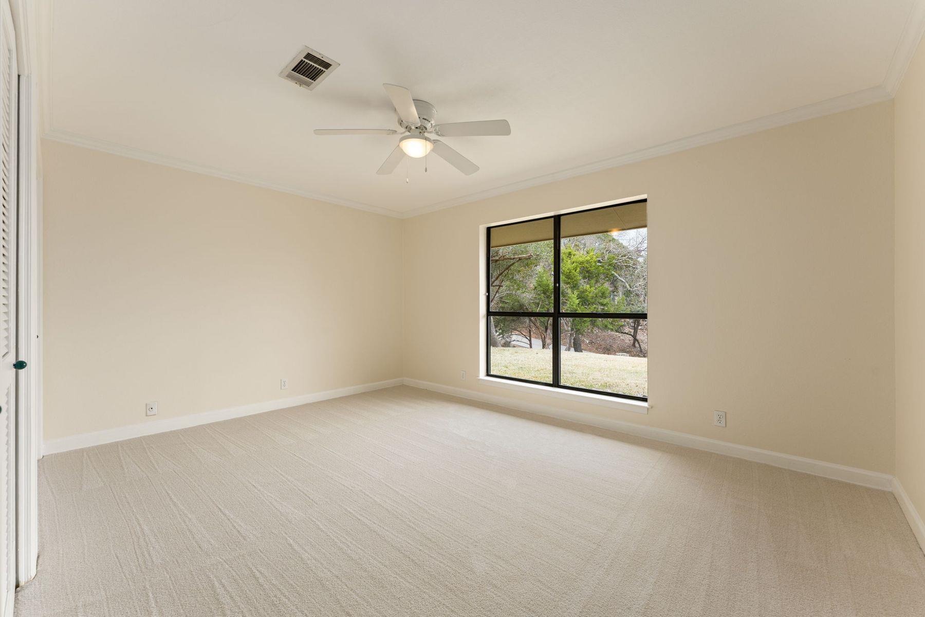 204 Los Altos Dr, Lakeway, TX 78734