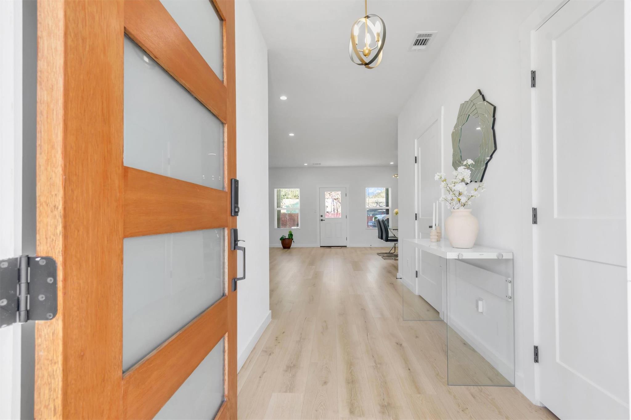 2307 Lathan Ln, Taylor, TX 76574