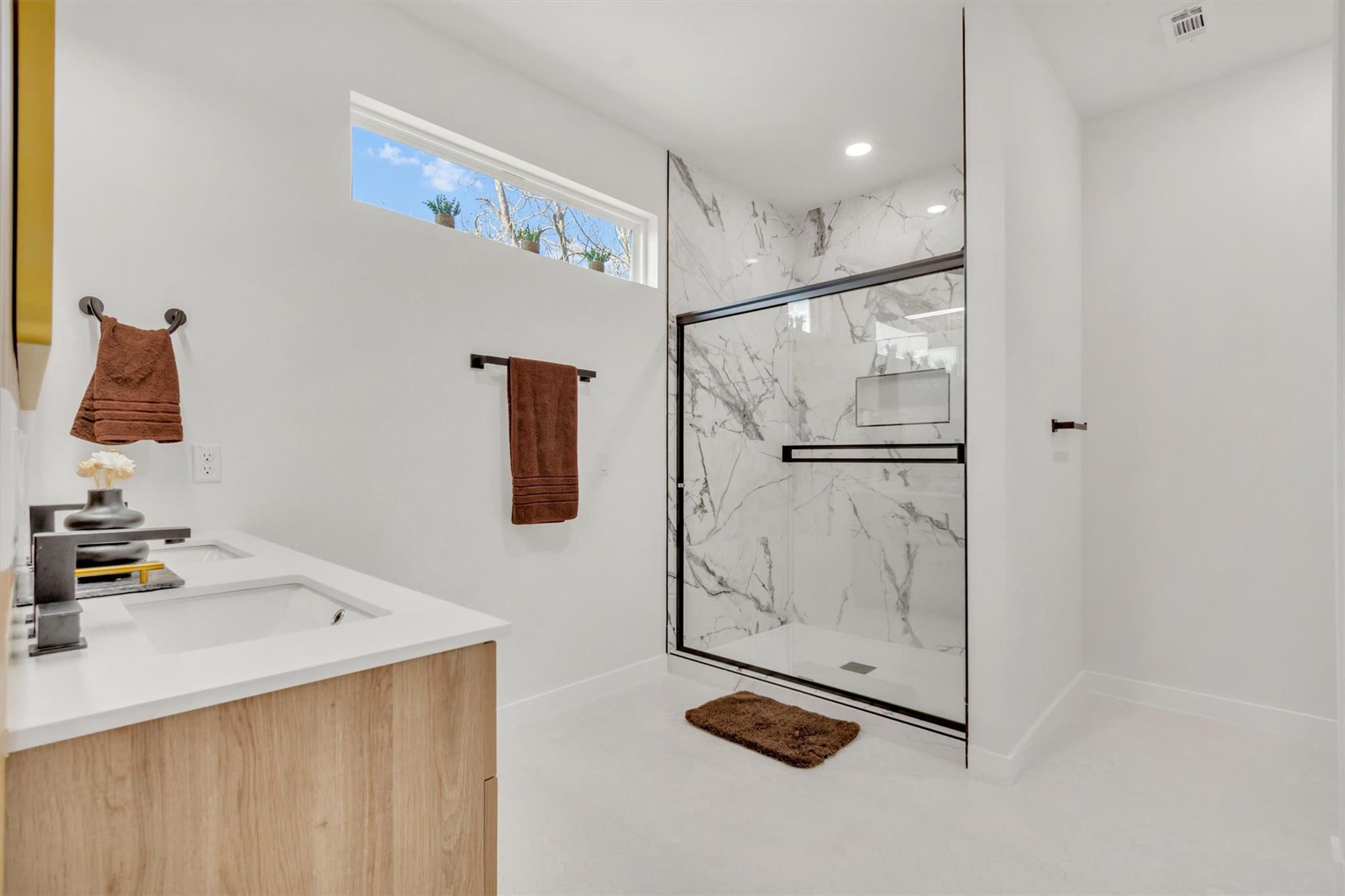 2307 Lathan Ln, Taylor, TX 76574