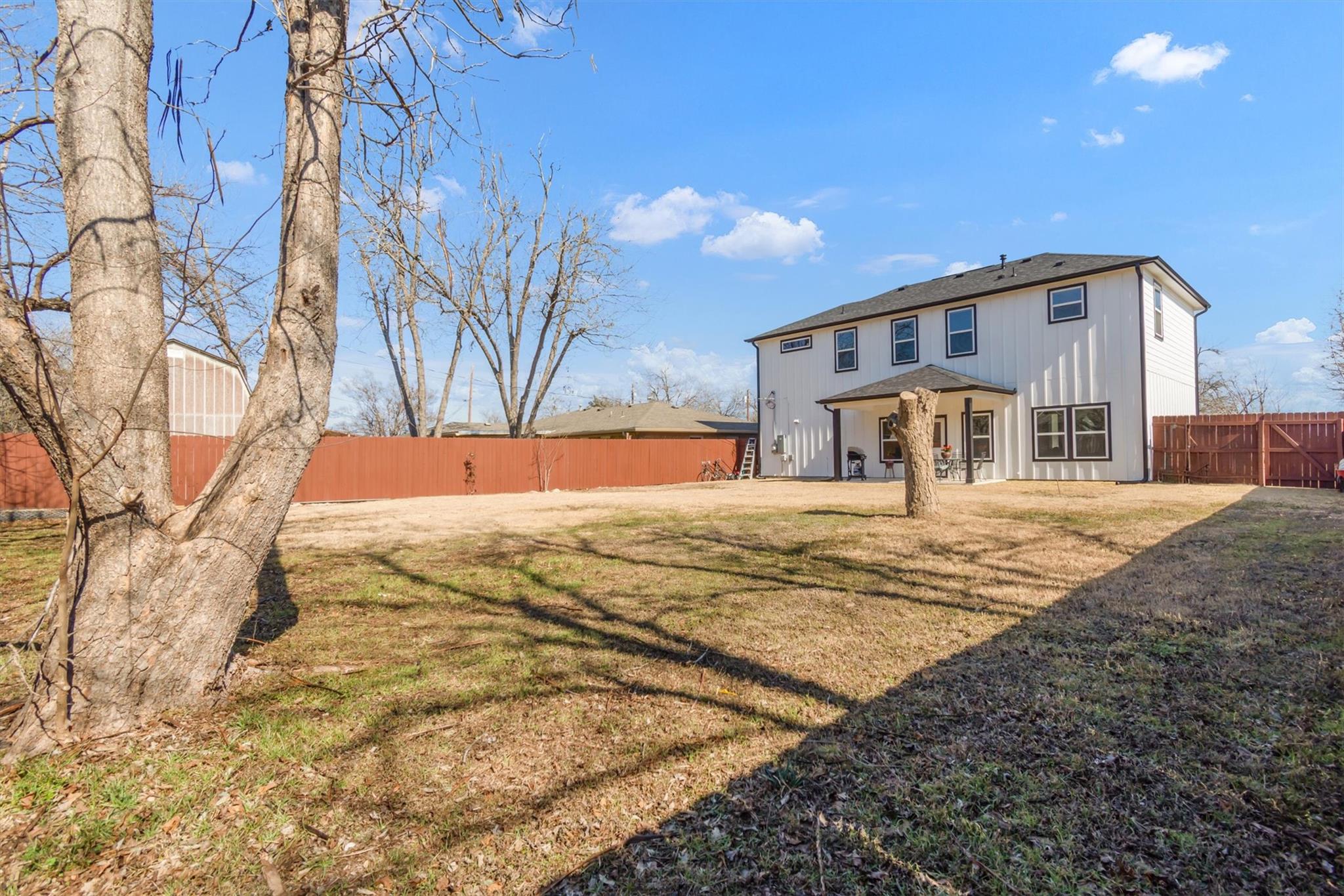 2307 Lathan Ln, Taylor, TX 76574