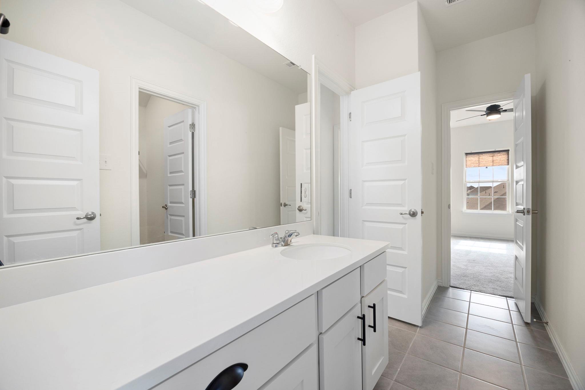 1098 Cherrystone Loop, Buda, TX 78610