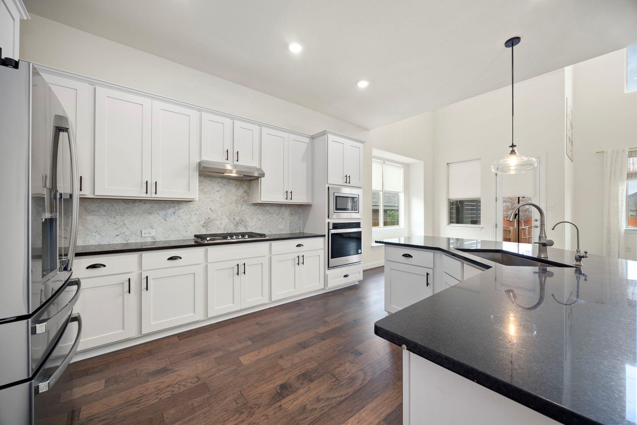 1098 Cherrystone Loop, Buda, TX 78610