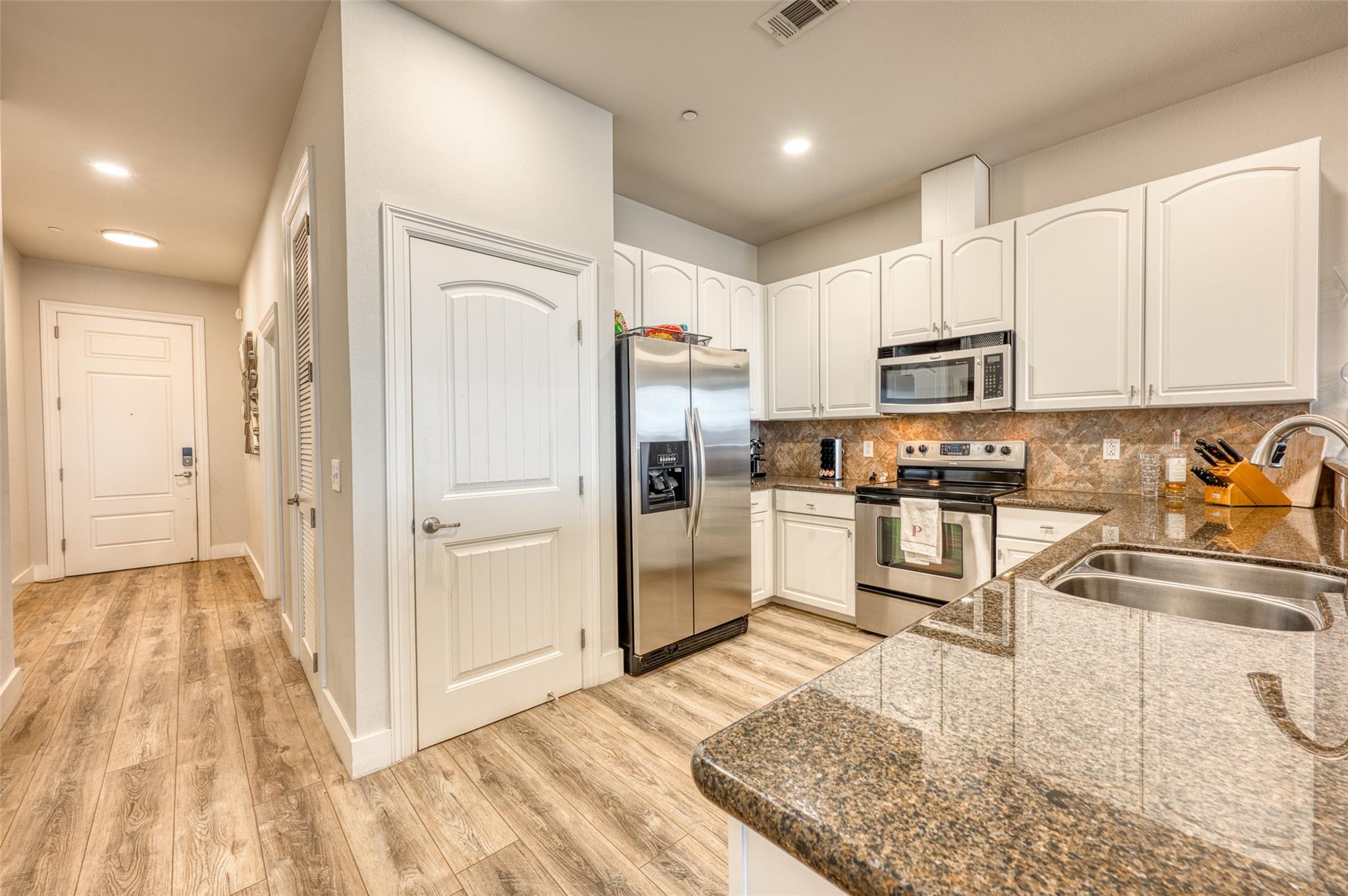 101 West Bank # 64, Horseshoe Bay, TX 78657