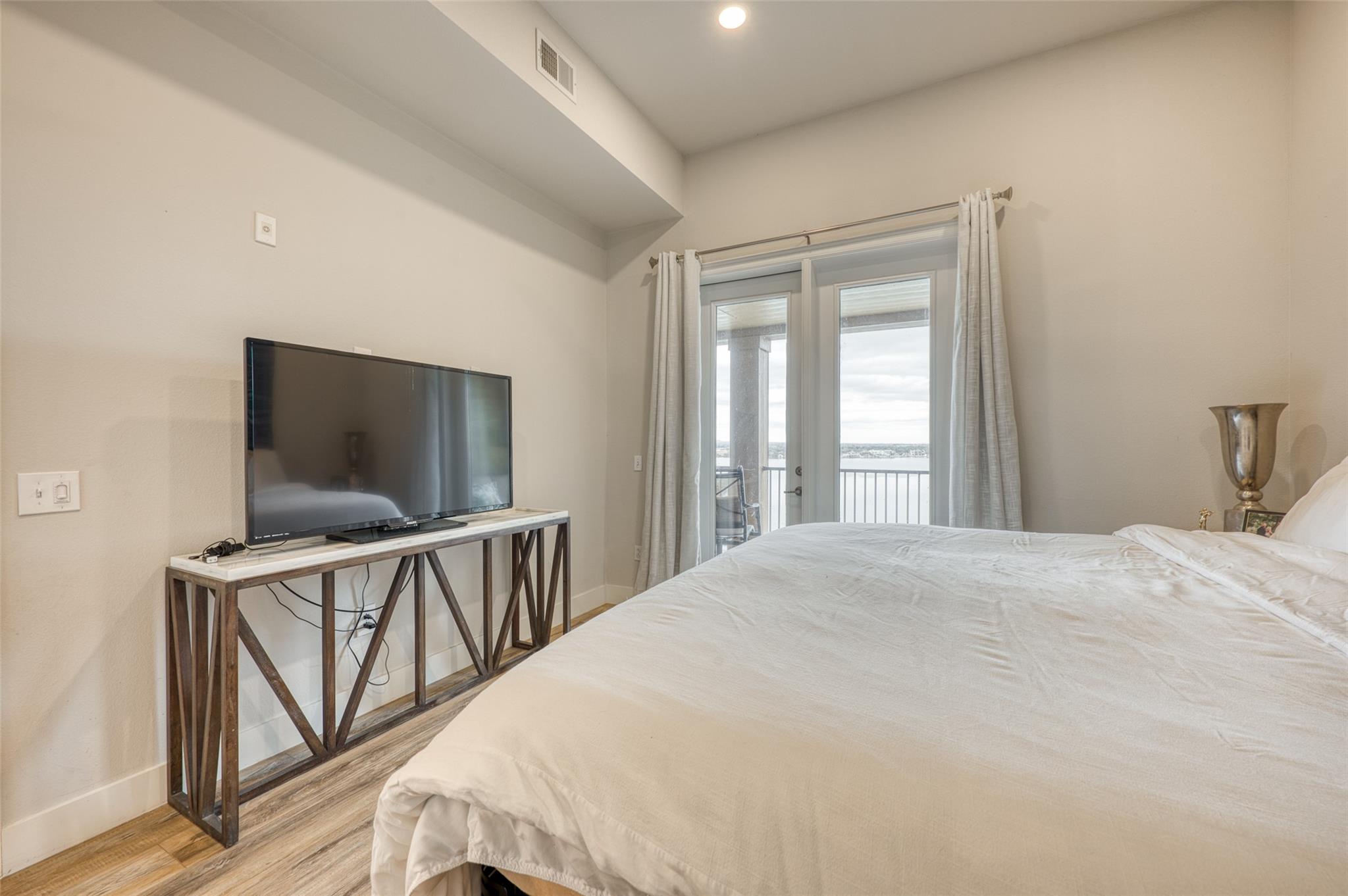 101 West Bank # 64, Horseshoe Bay, TX 78657