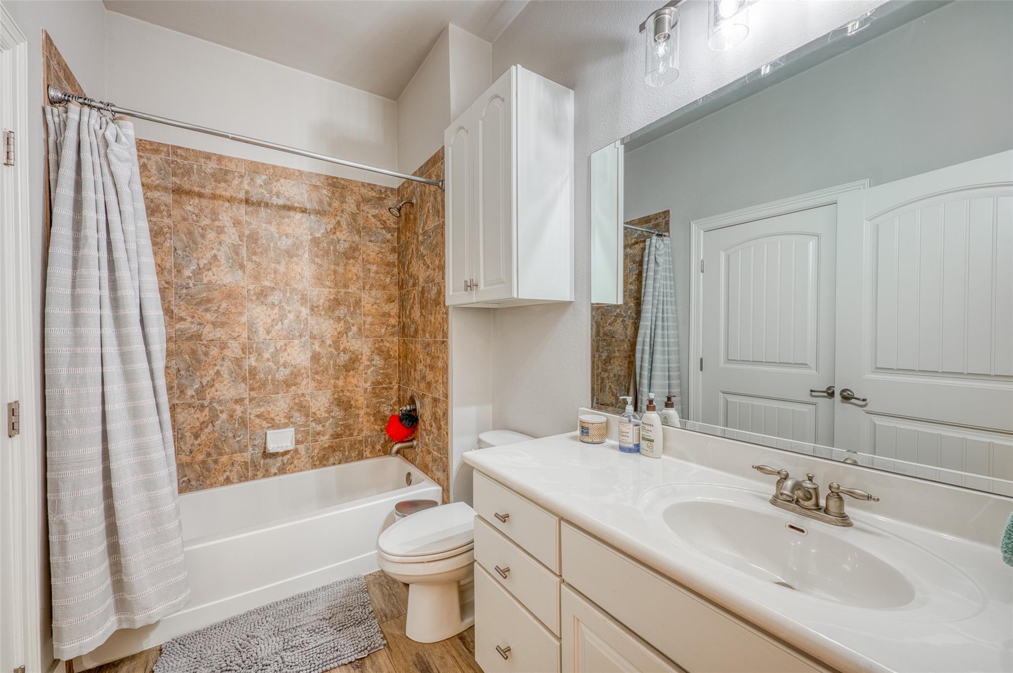 101 West Bank # 64, Horseshoe Bay, TX 78657