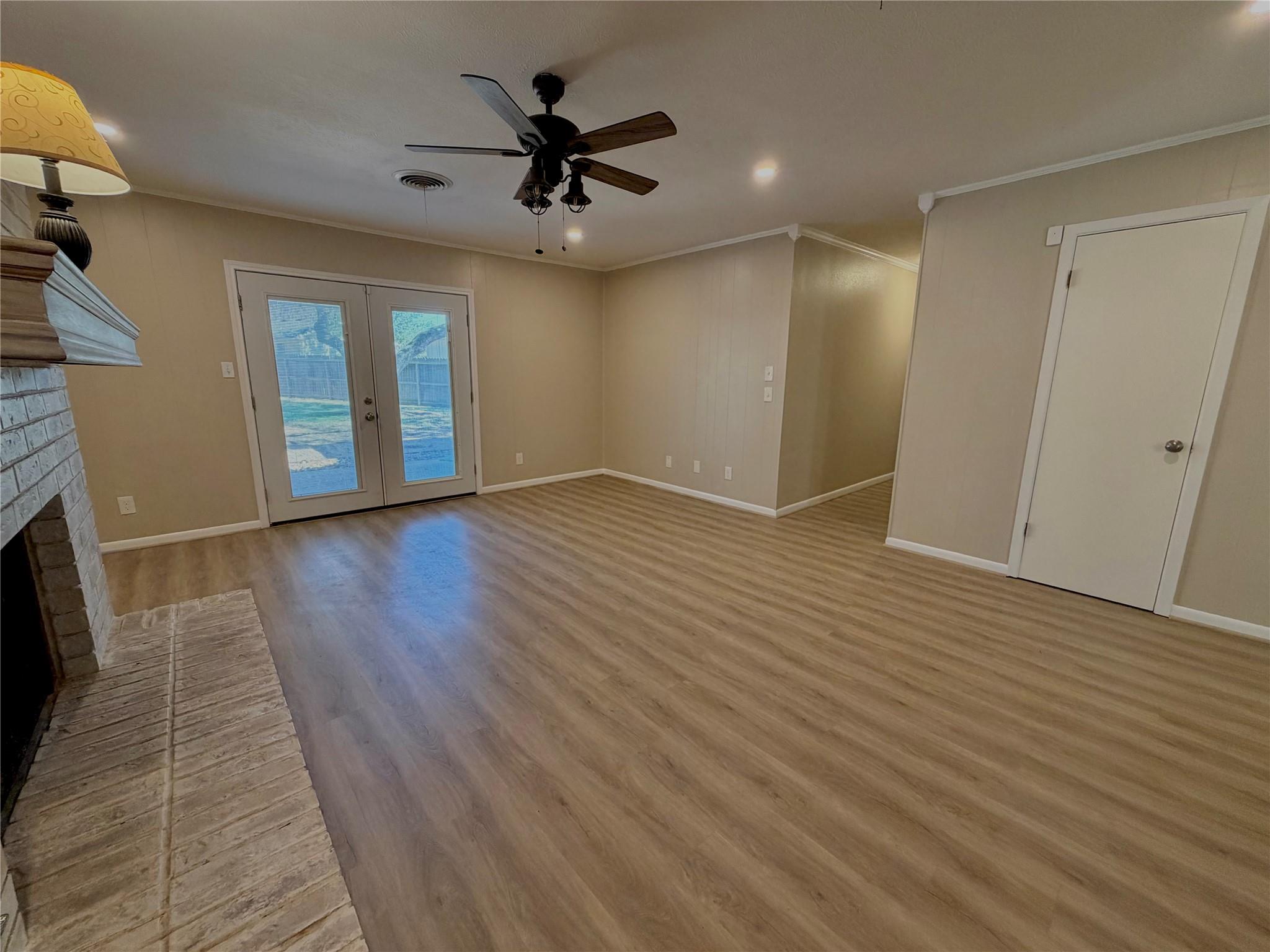 1203 Hollis Dr, Brenham, TX 77833