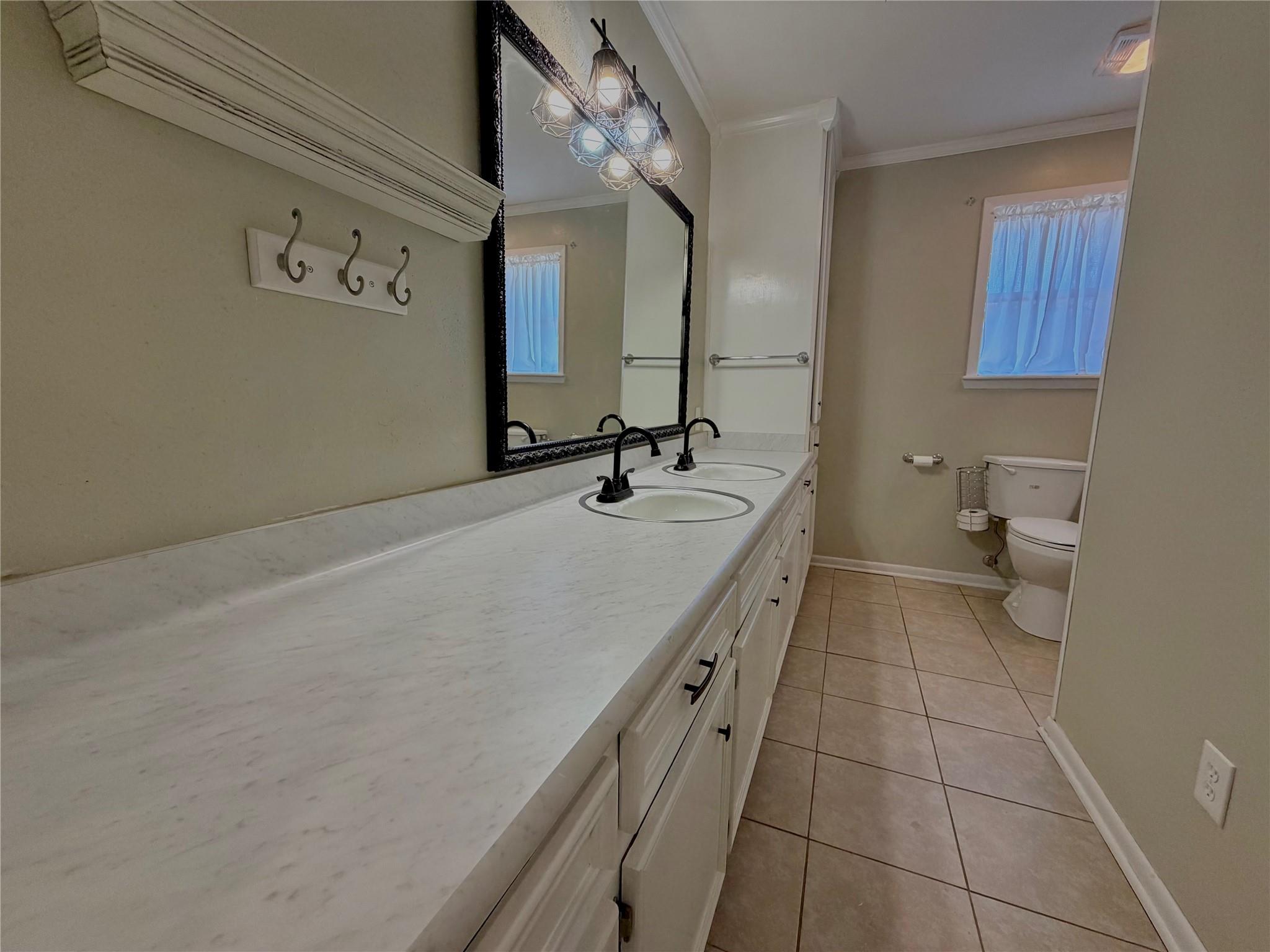 1203 Hollis Dr, Brenham, TX 77833