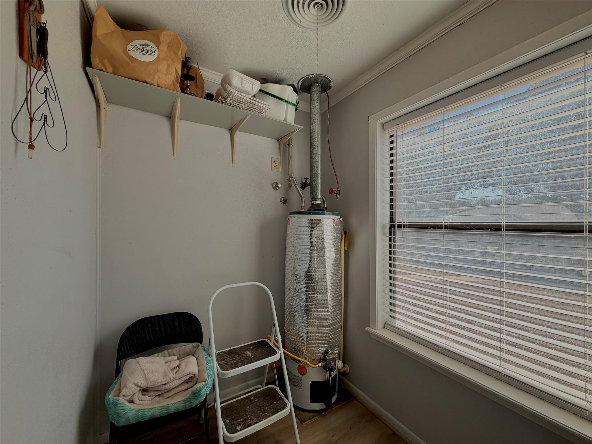 1203 Hollis Dr, Brenham, TX 77833