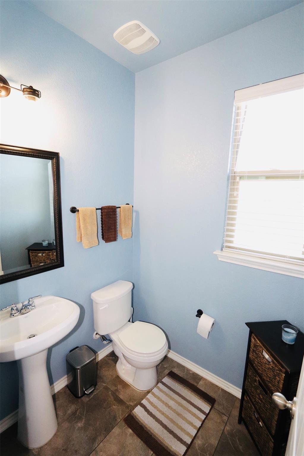 1712 Uhland Dr, Leander, TX 78641