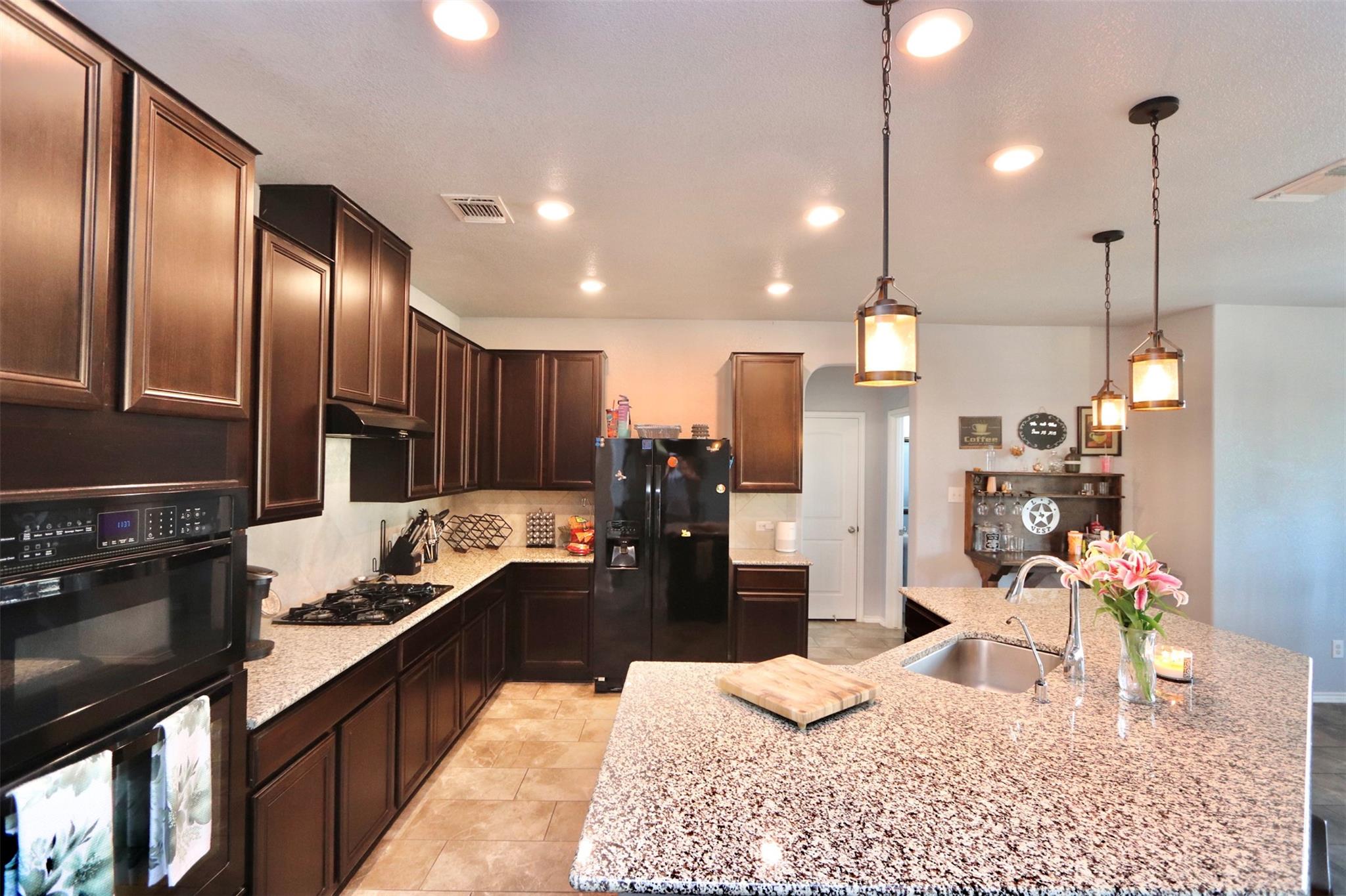 1712 Uhland Dr, Leander, TX 78641