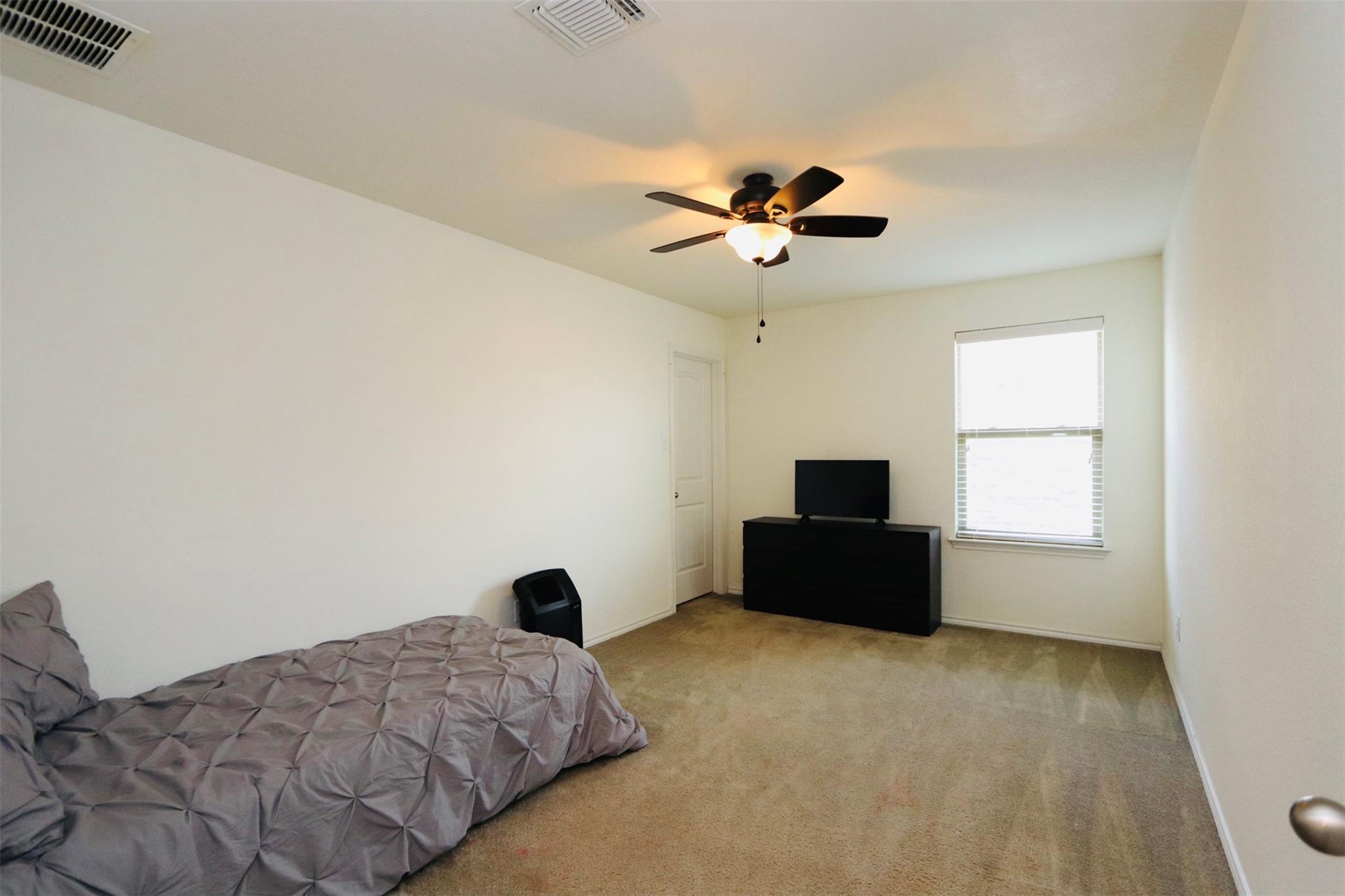 1712 Uhland Dr, Leander, TX 78641