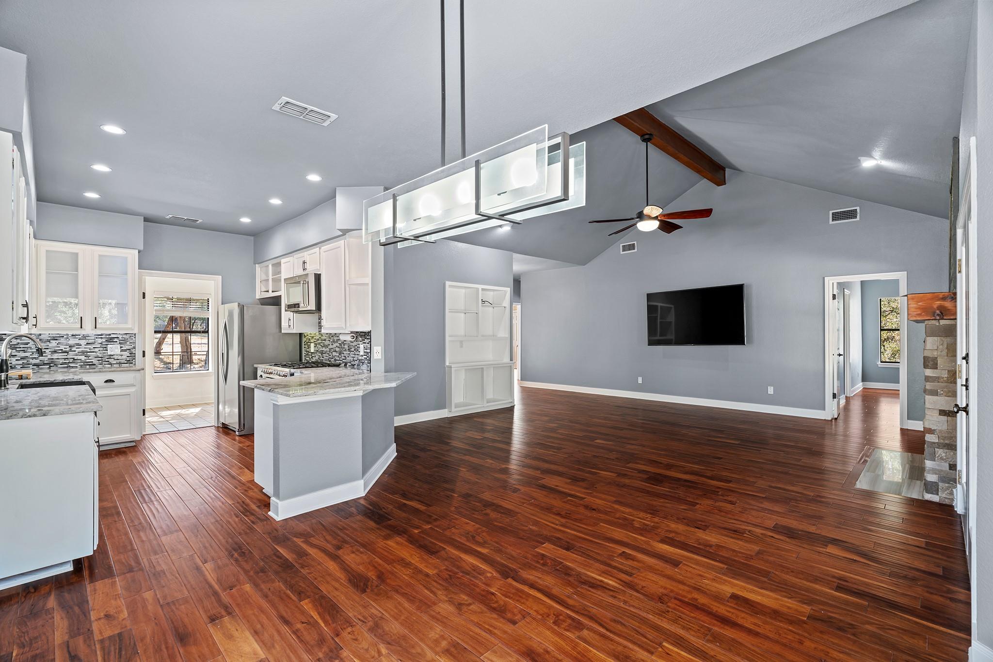 128 Mockingbird Ln, Georgetown, TX 78633