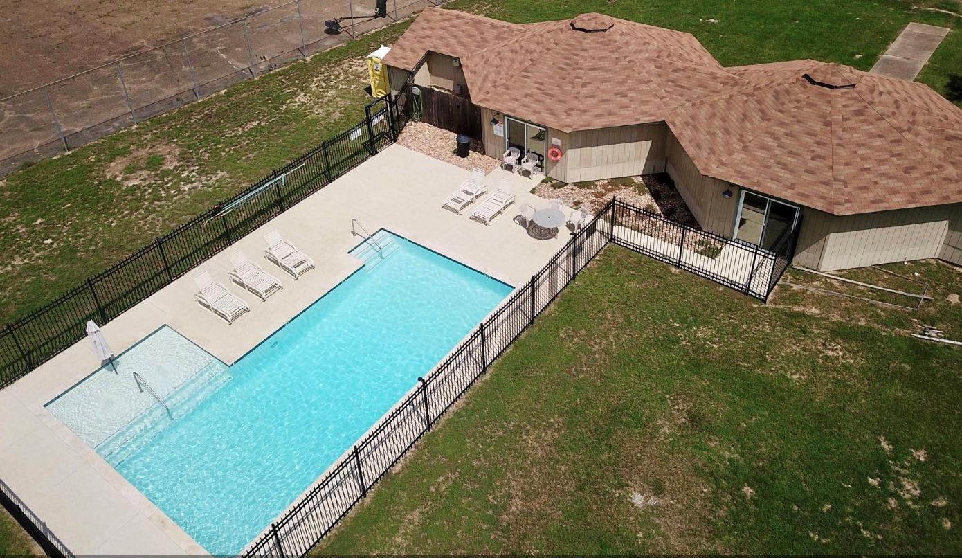 26642 Red Oak Dr, Hempstead, TX 77445