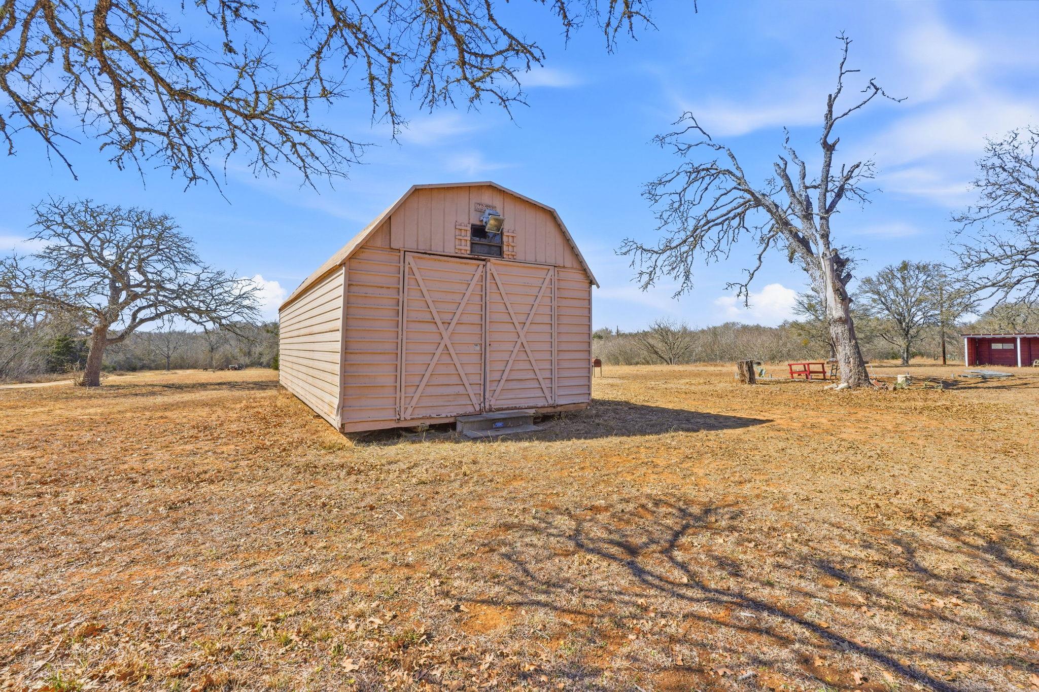 103 Martinez Ln, Dale, TX 78616