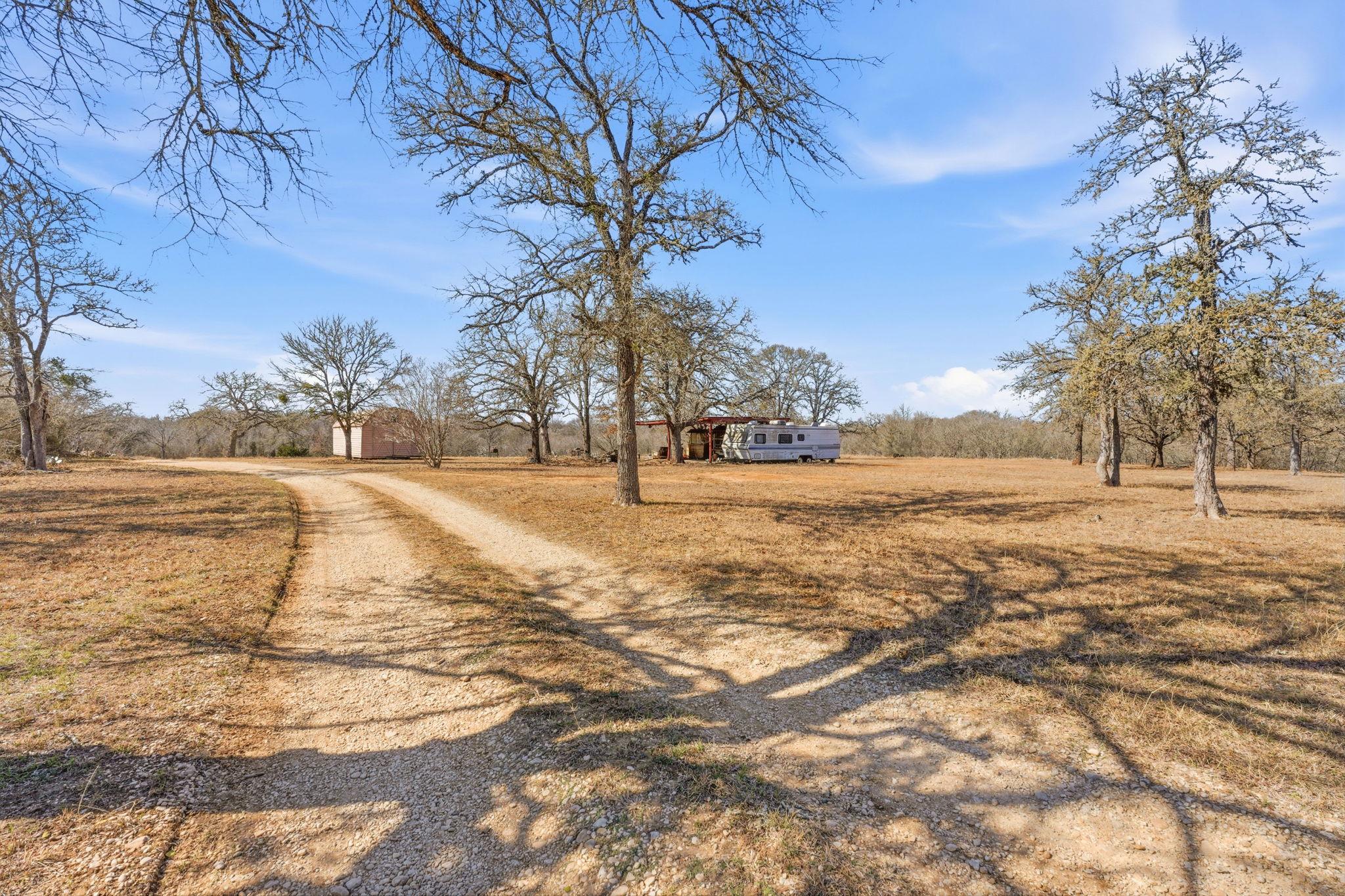 103 Martinez Ln, Dale, TX 78616