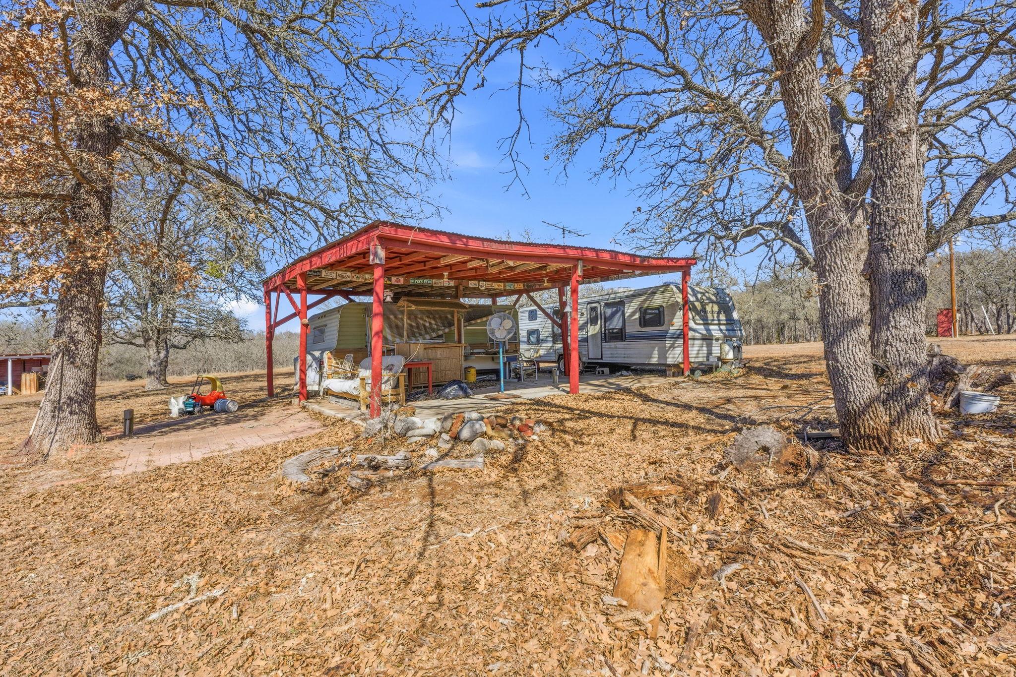 103 Martinez Ln, Dale, TX 78616