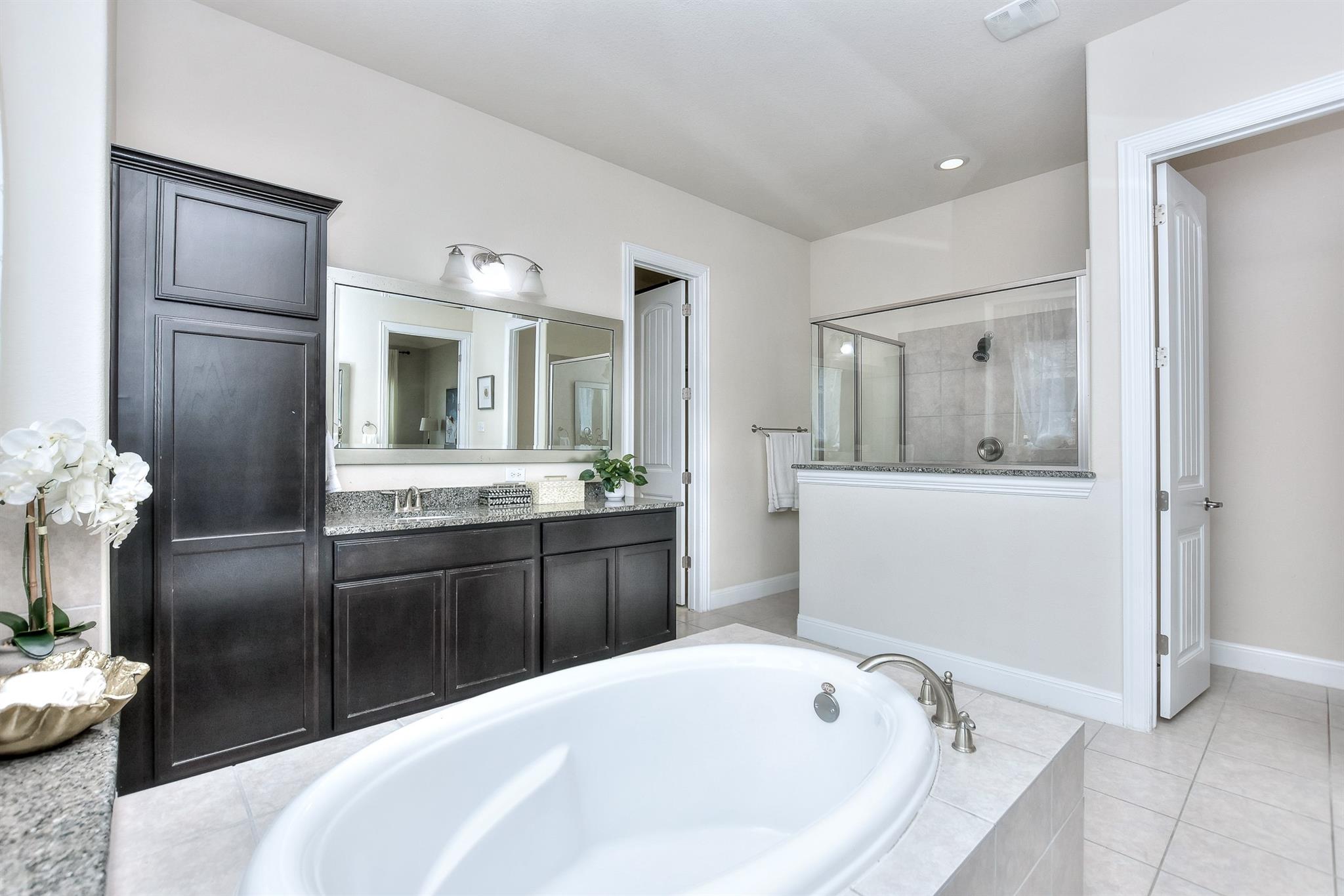 921 Wolcott Dr, Leander, TX 78641