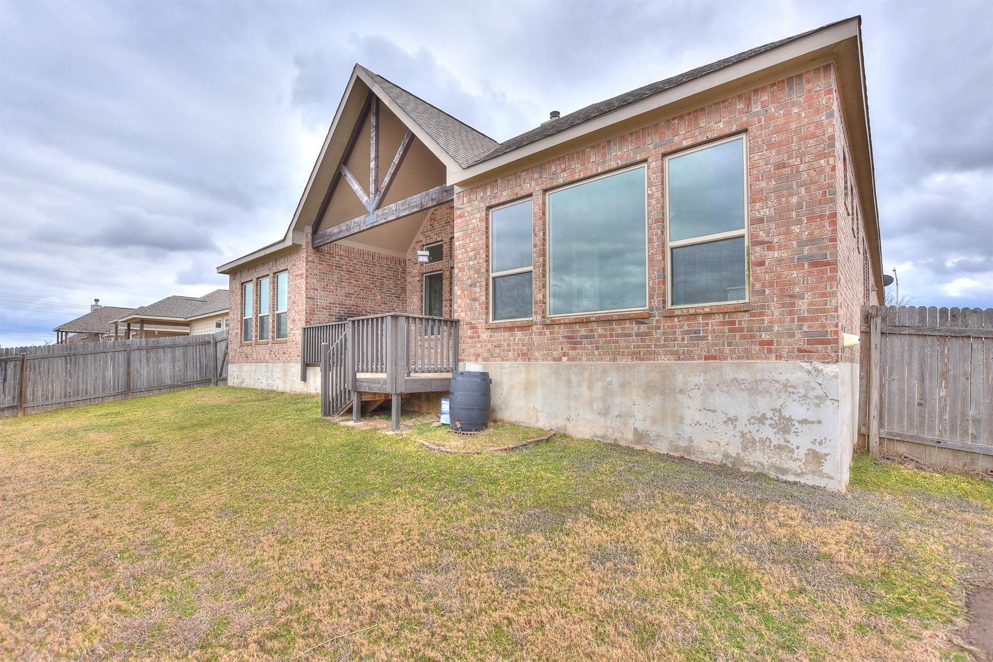 921 Wolcott Dr, Leander, TX 78641