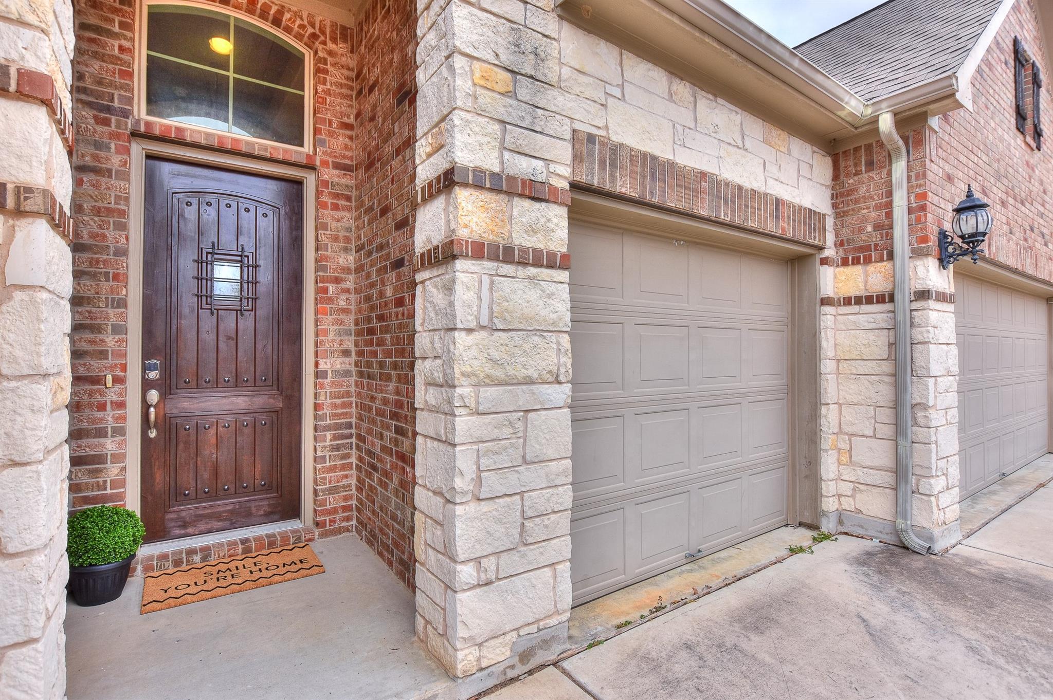 921 Wolcott Dr, Leander, TX 78641