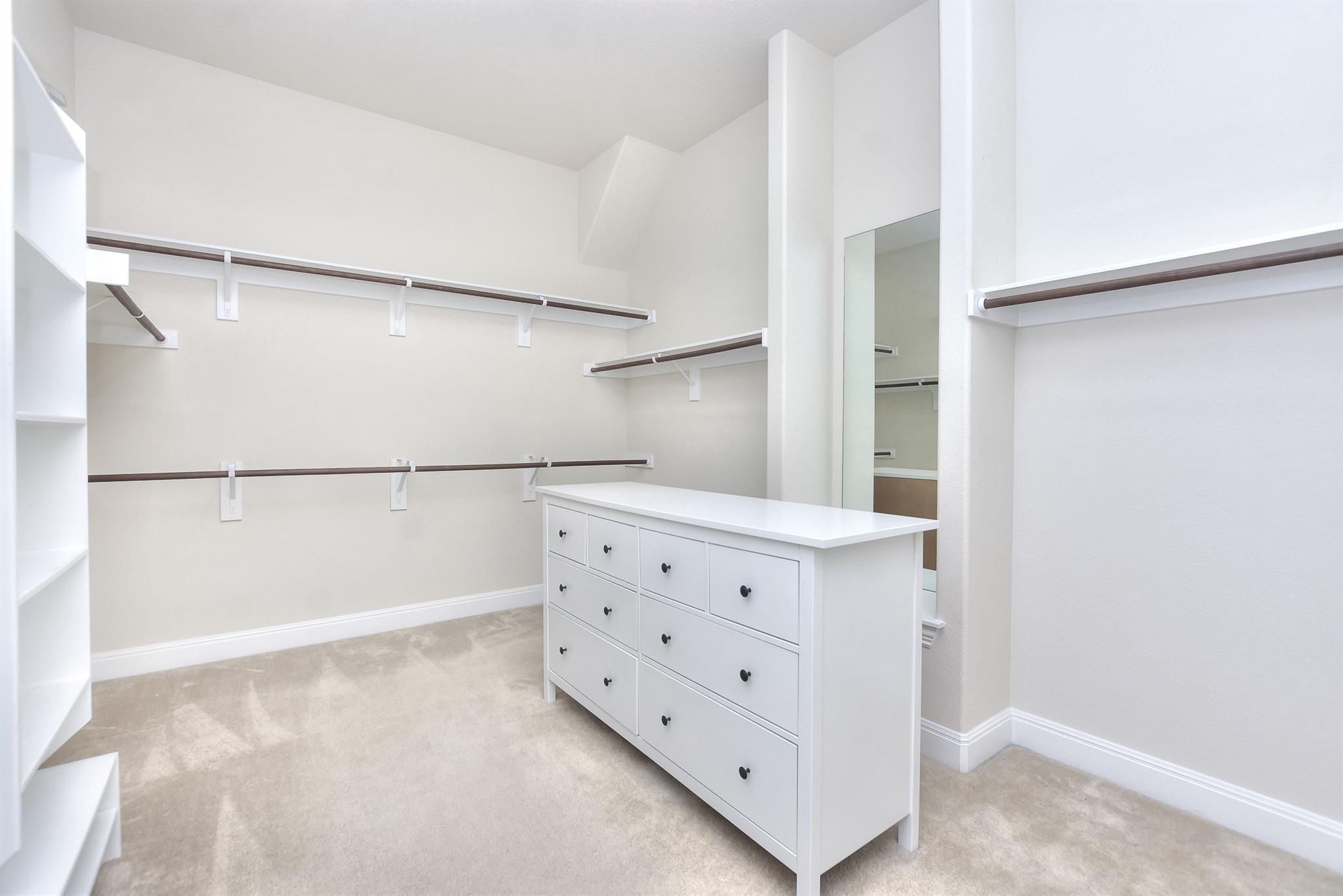 921 Wolcott Dr, Leander, TX 78641