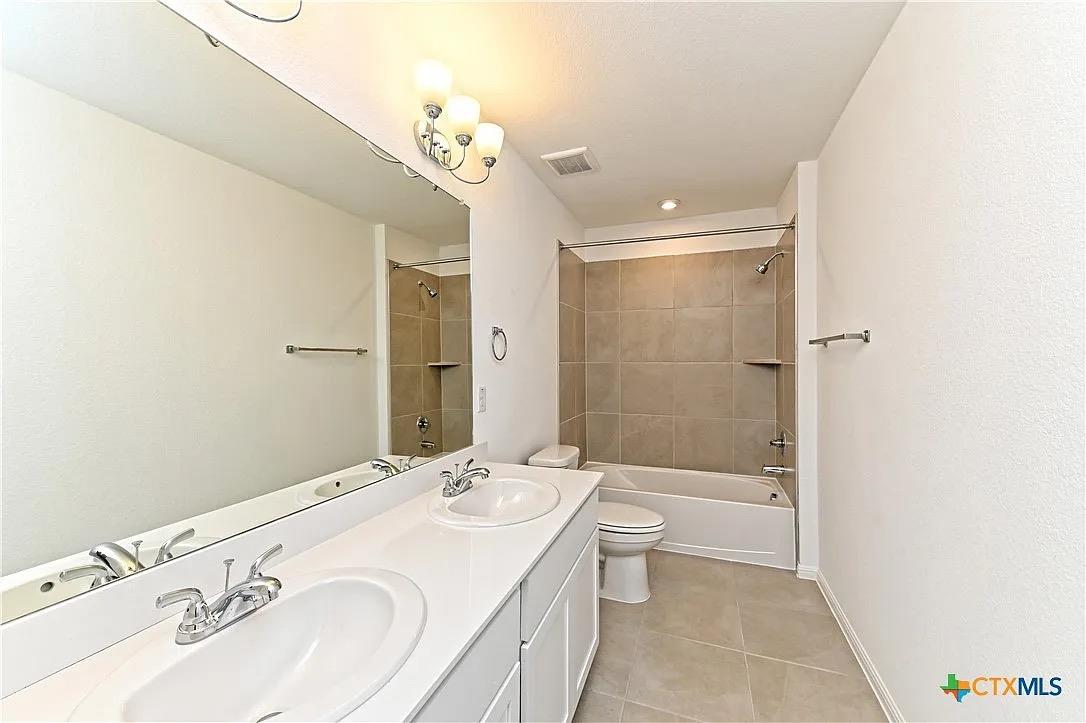 157 Seattle Slew Dr, Jarrell, TX 76537