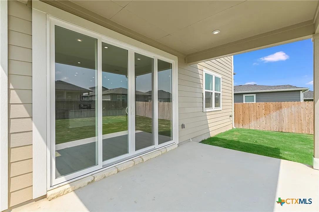 157 Seattle Slew Dr, Jarrell, TX 76537