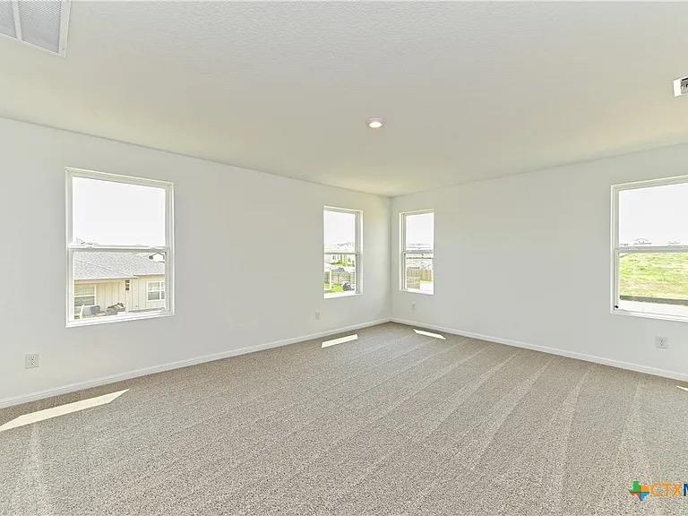 157 Seattle Slew Dr, Jarrell, TX 76537